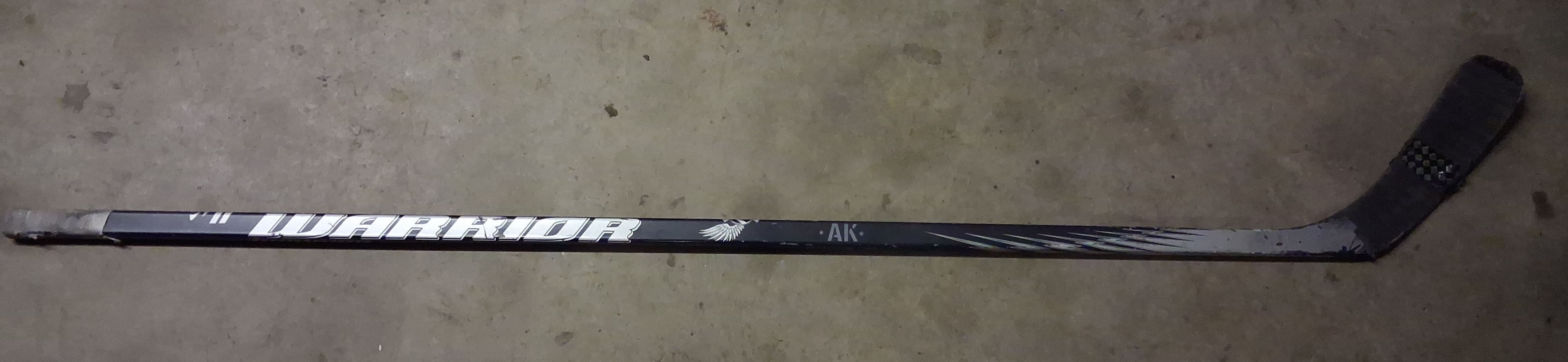Lot of 4 used hockey sticks - sold as a lot - photo 4
