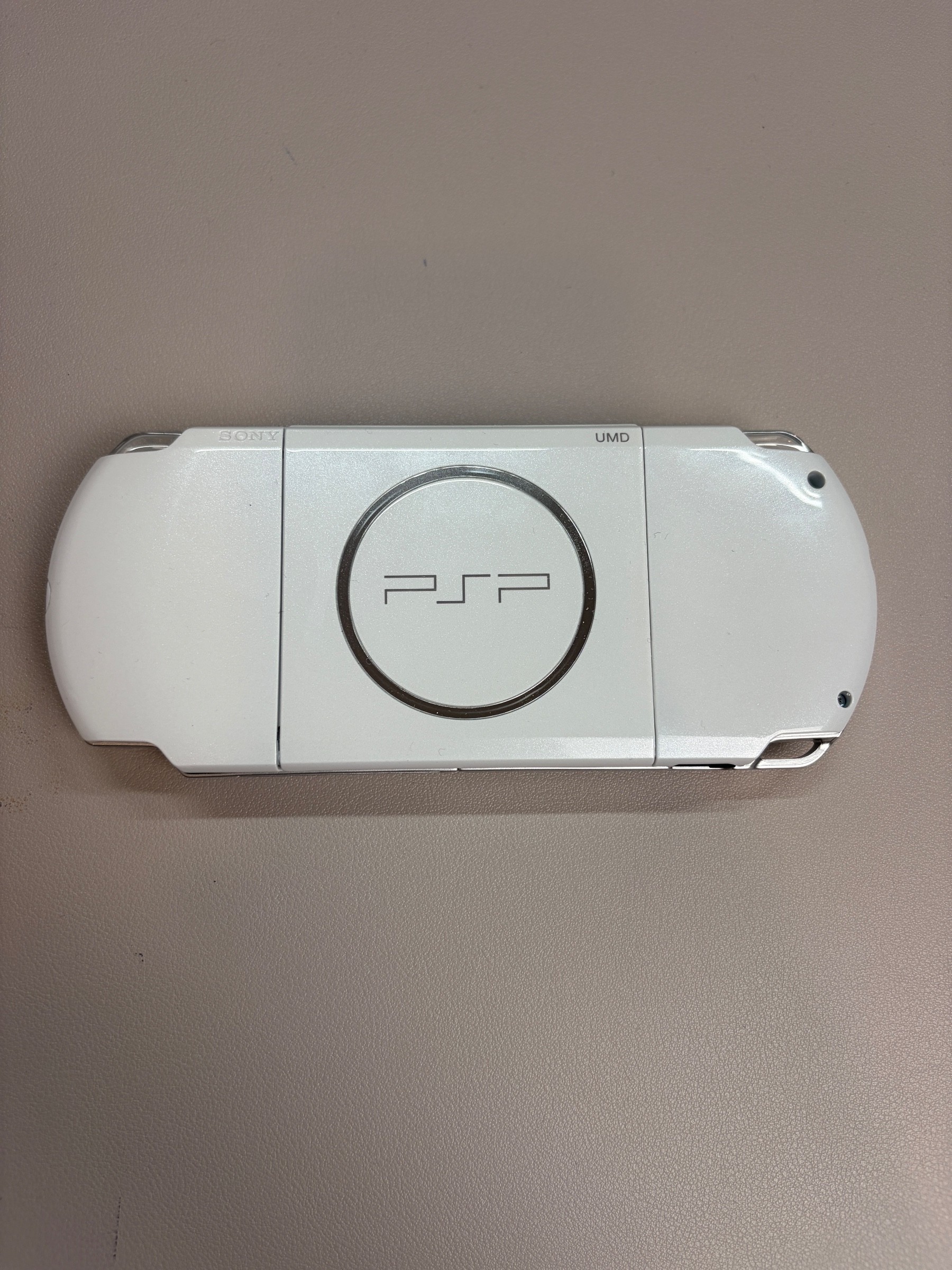 Sony PSP 3000 Handheld Game Console — White, Like New - photo 2