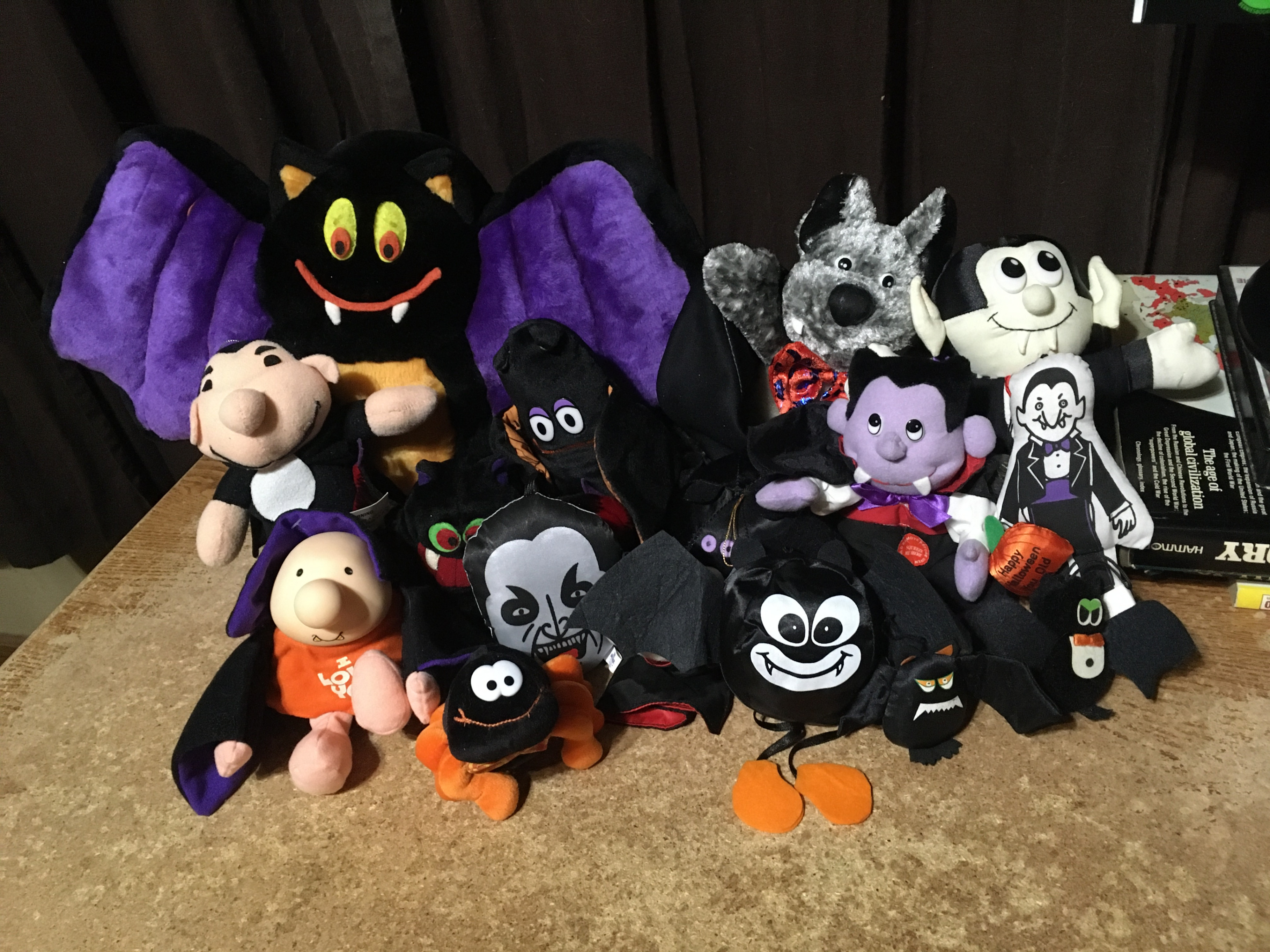 LOT OF 16 BATS DRACULA VAMPIRE BATS PLUSH BEANIE HALLMARK RUSS