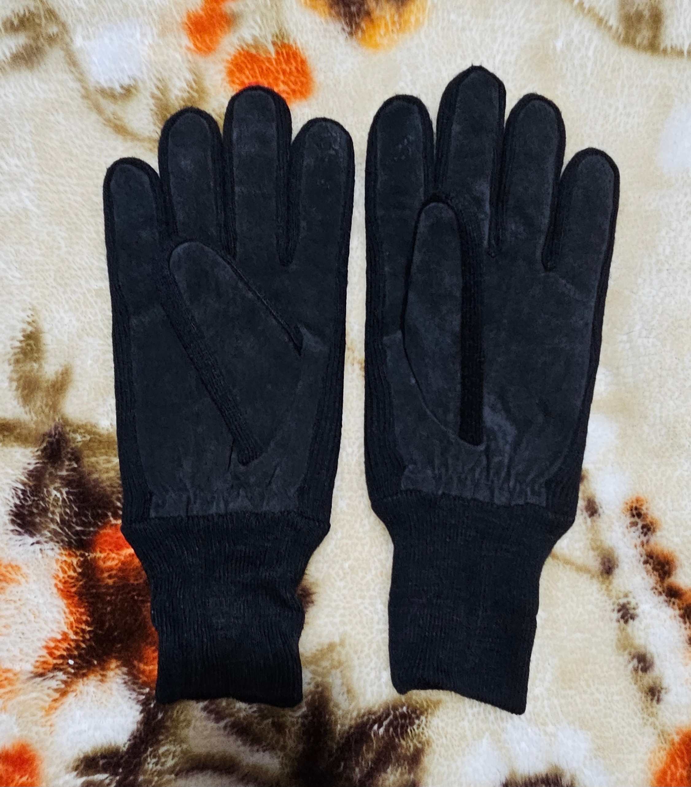BRAND NEW MEN'S WINTER GLOVES (BLACK)