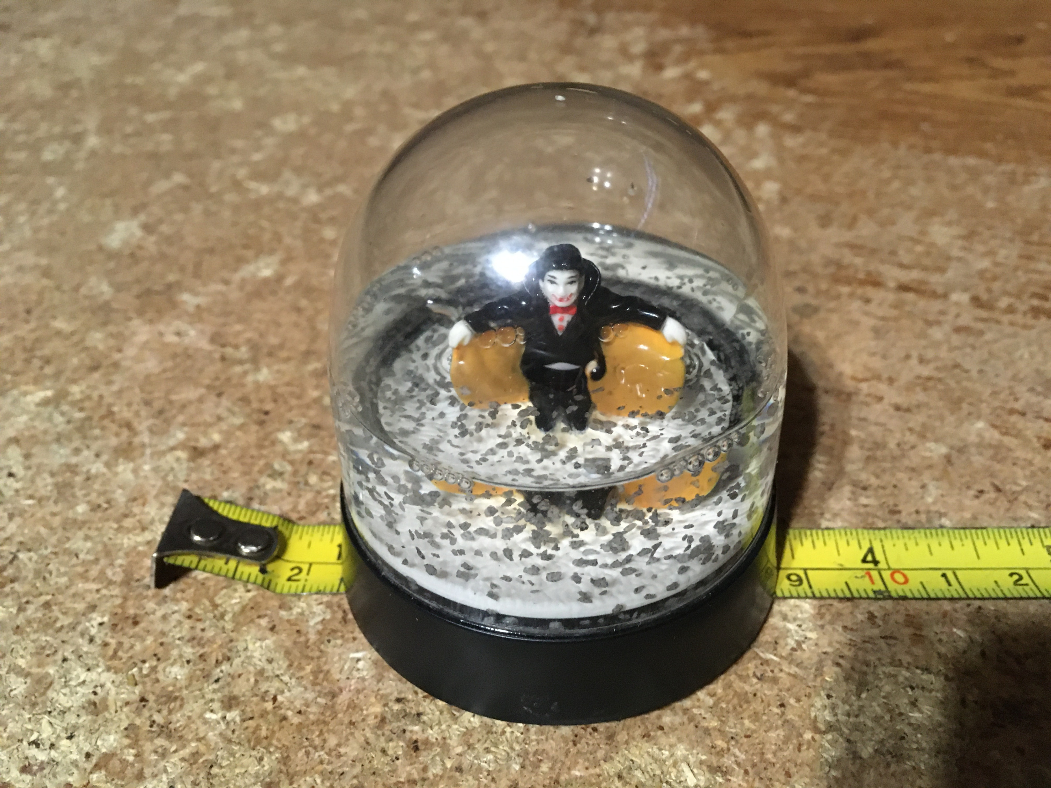 VINTAGE SILVESTRI COUNT DRACULA VAMPIRE SNOWGLOBE HALLOWEEN 3" - photo 5