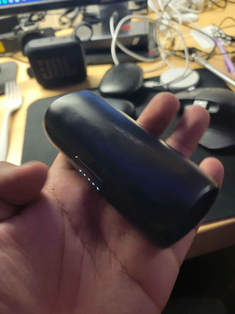 Bose SoundSport Free Wireless Earbuds FOR PARTS - photo 2