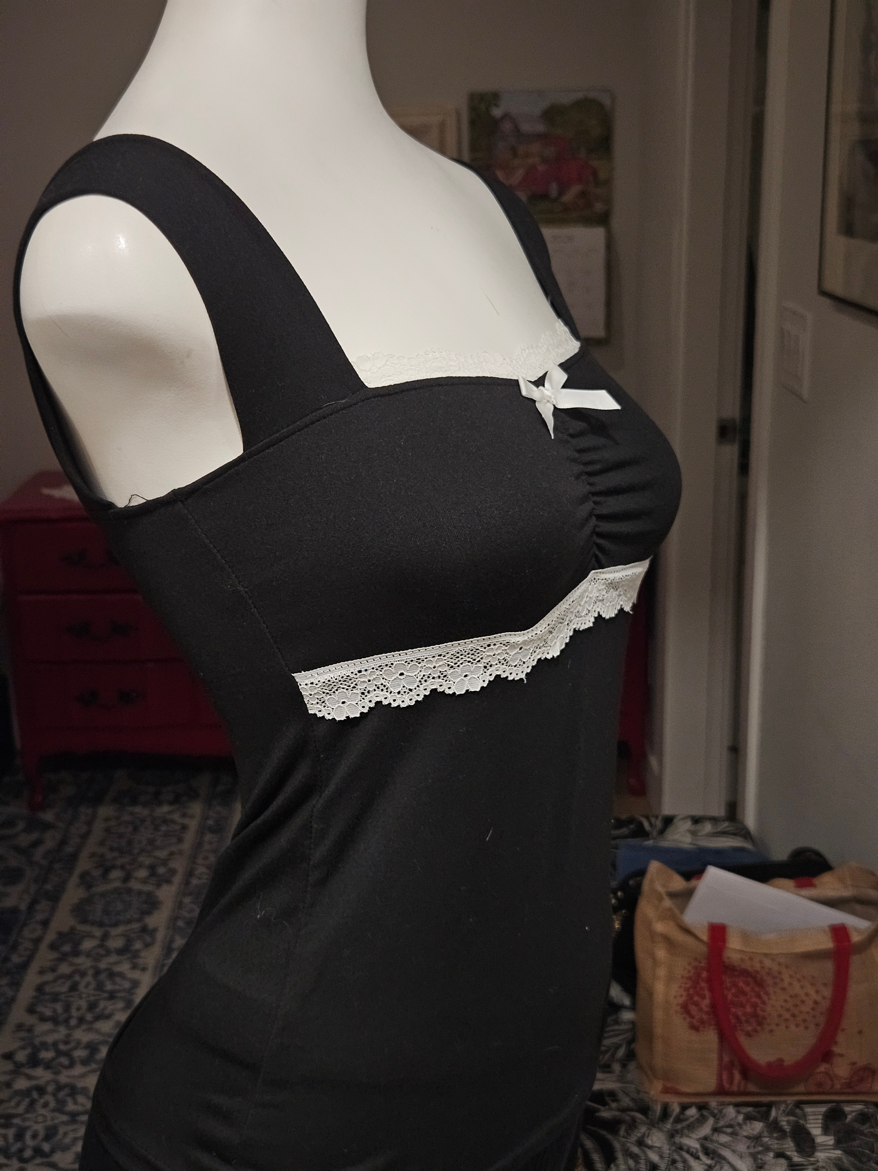 dark coquette lace bow tank - photo 2