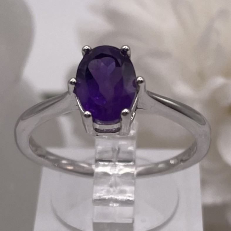 Amethyst Sterling Silver Ring (Size 8)