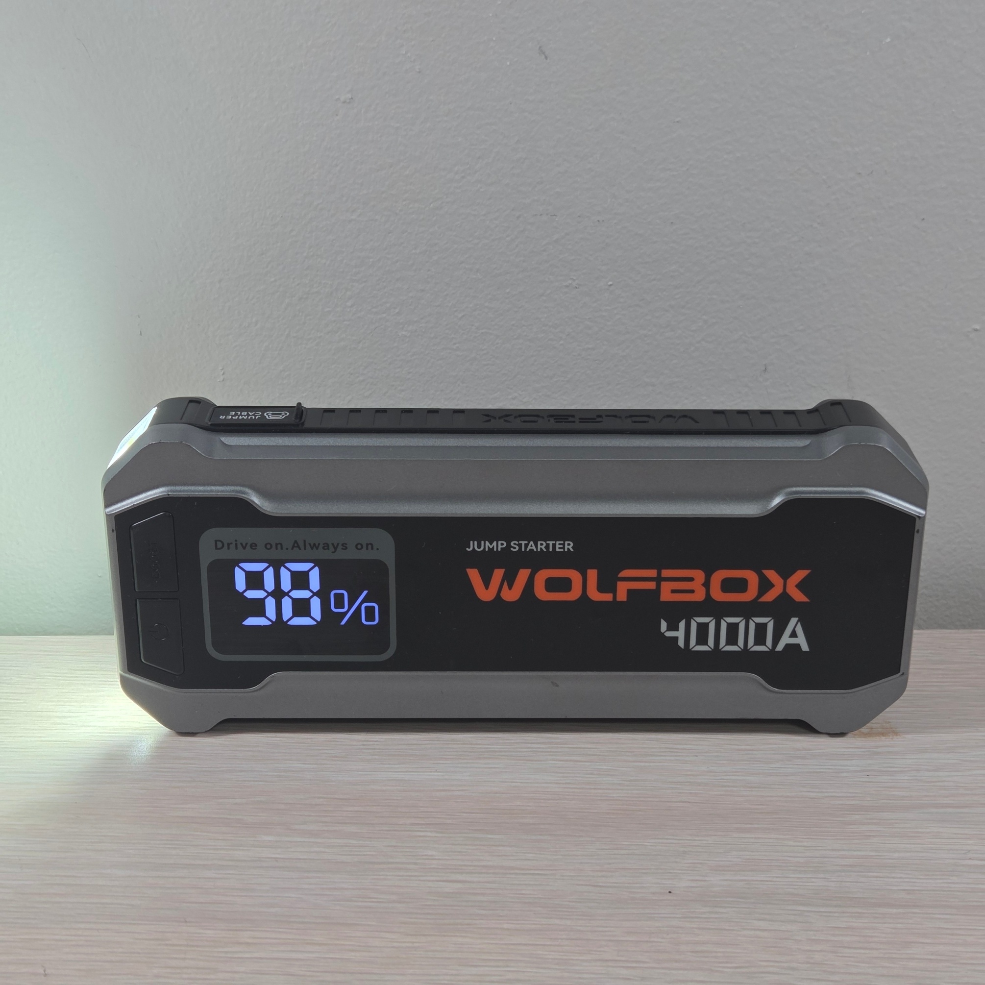 WOLFBOX 4000A Jump Starter - photo 2