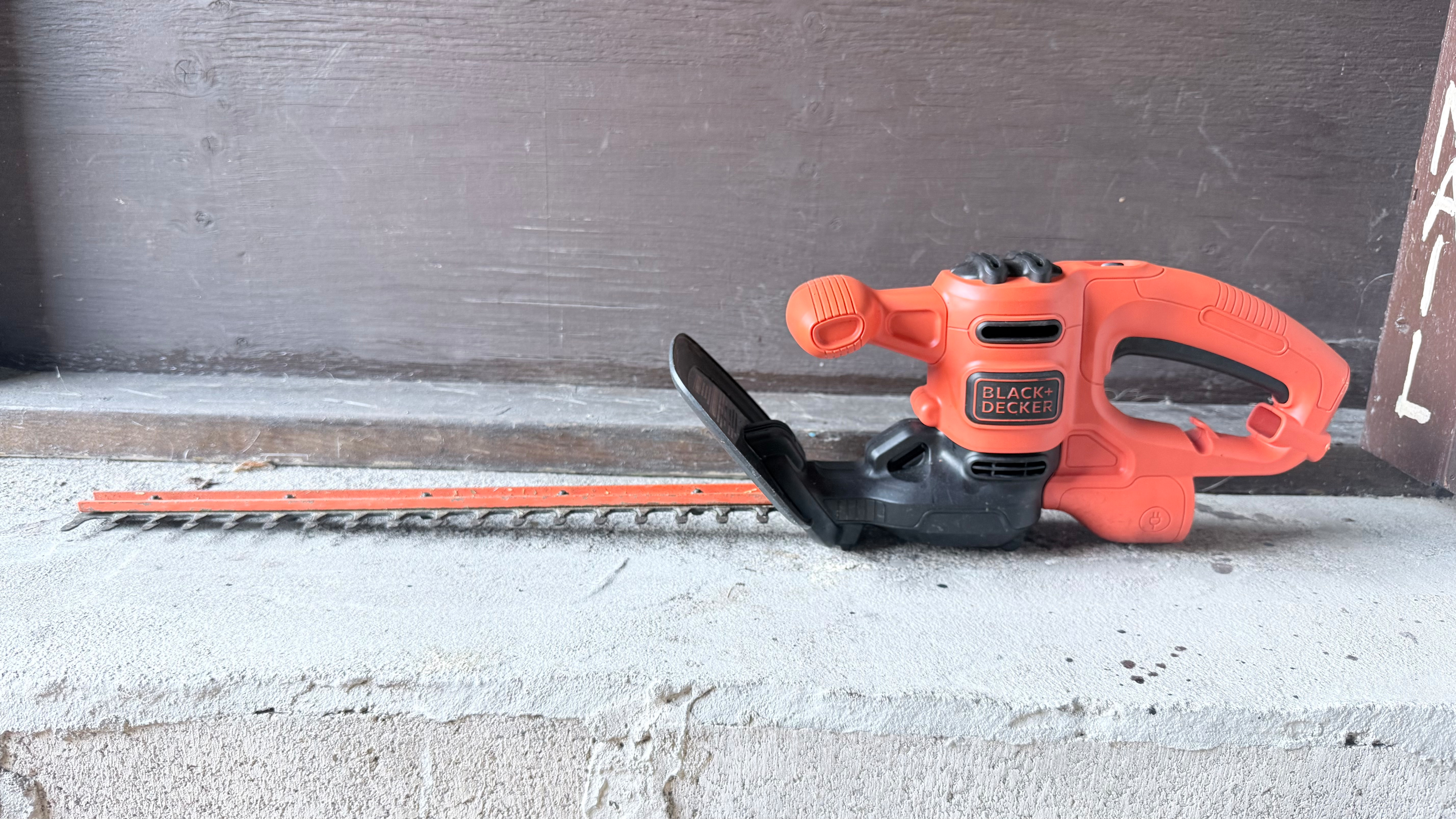 Hedge Trimmer & Weedwacker + Replacement Spools - photo 2
