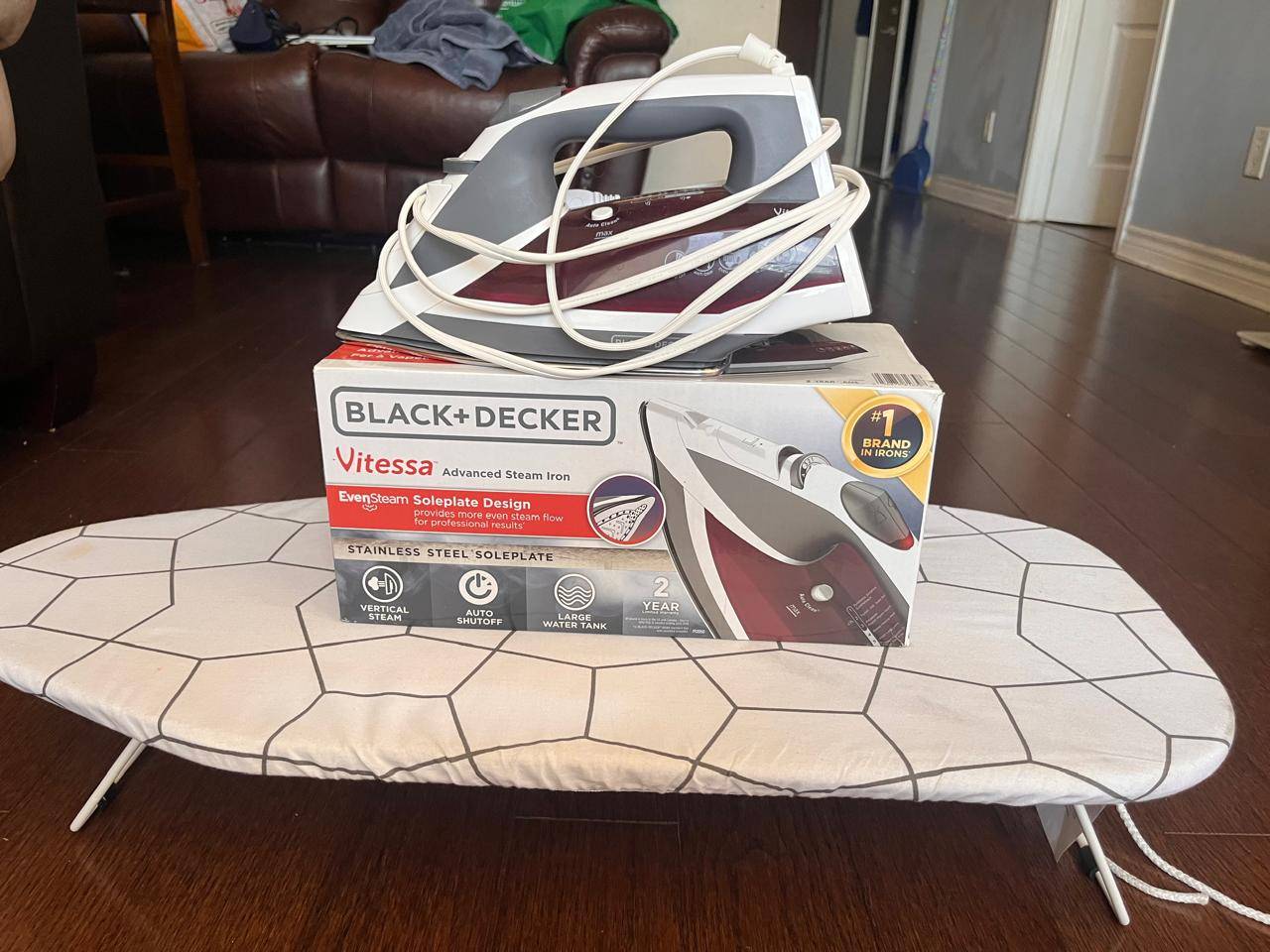 BLACK+DECKER Vitessa Steam Iron - Good Condition - photo 2
