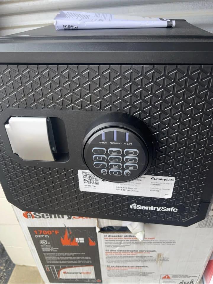 SentrySafe FPW082FS Fireproof Waterproof Safe 0.81 cu ft