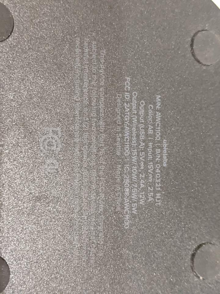 Ubio Labs 15 W Wireless Charging Pad - photo 3