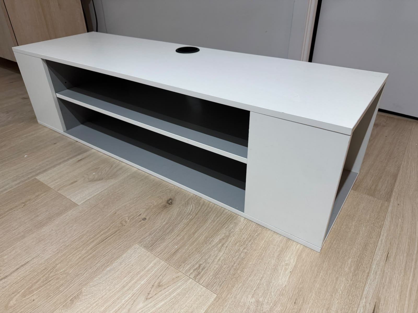 Modern White Wall-Mounted Floating TV Console / Media Shelf - photo 5