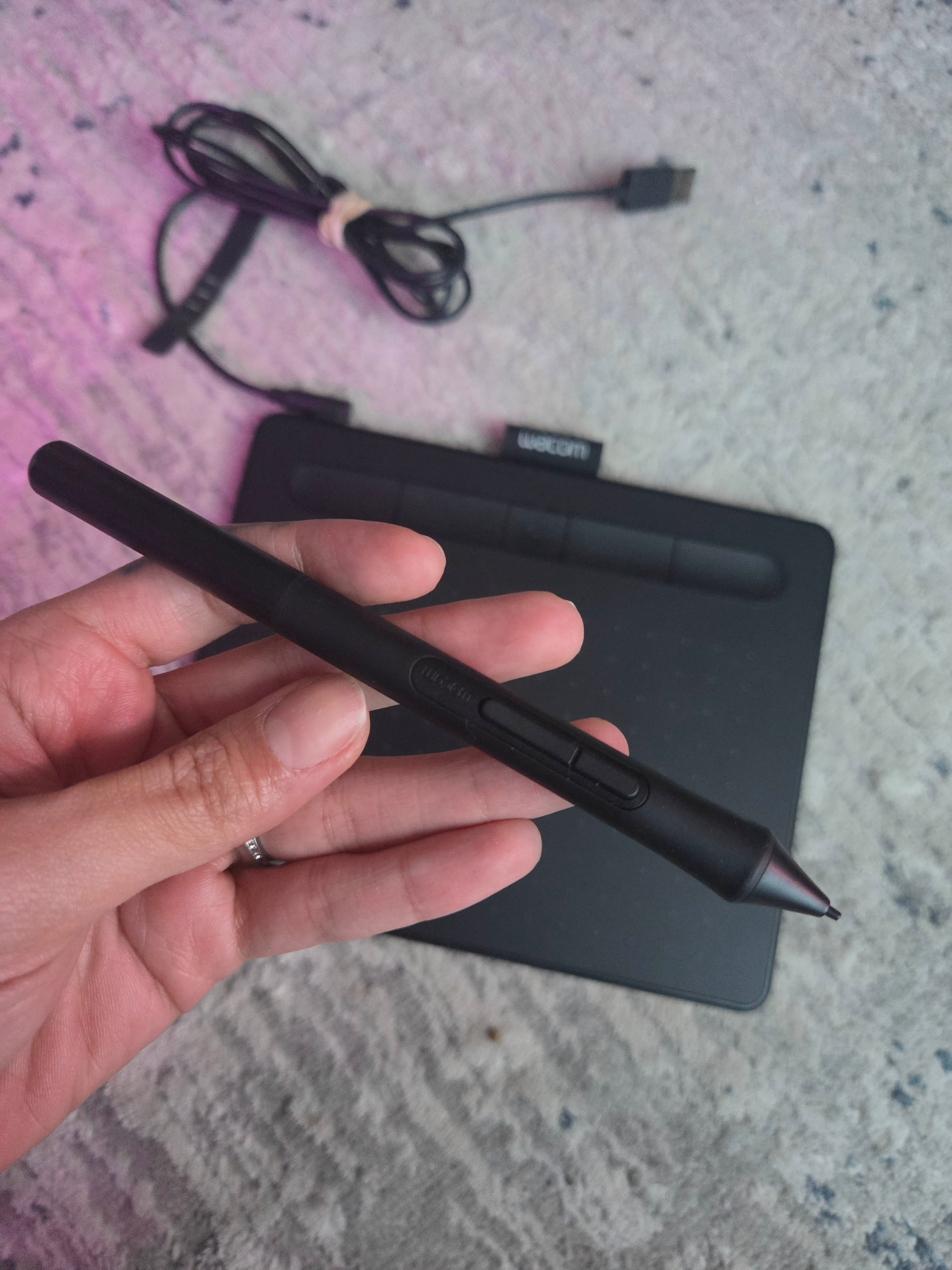 Wacom UCTL4100WLE0 Small Bluetooth Graphics Tablet - photo 2