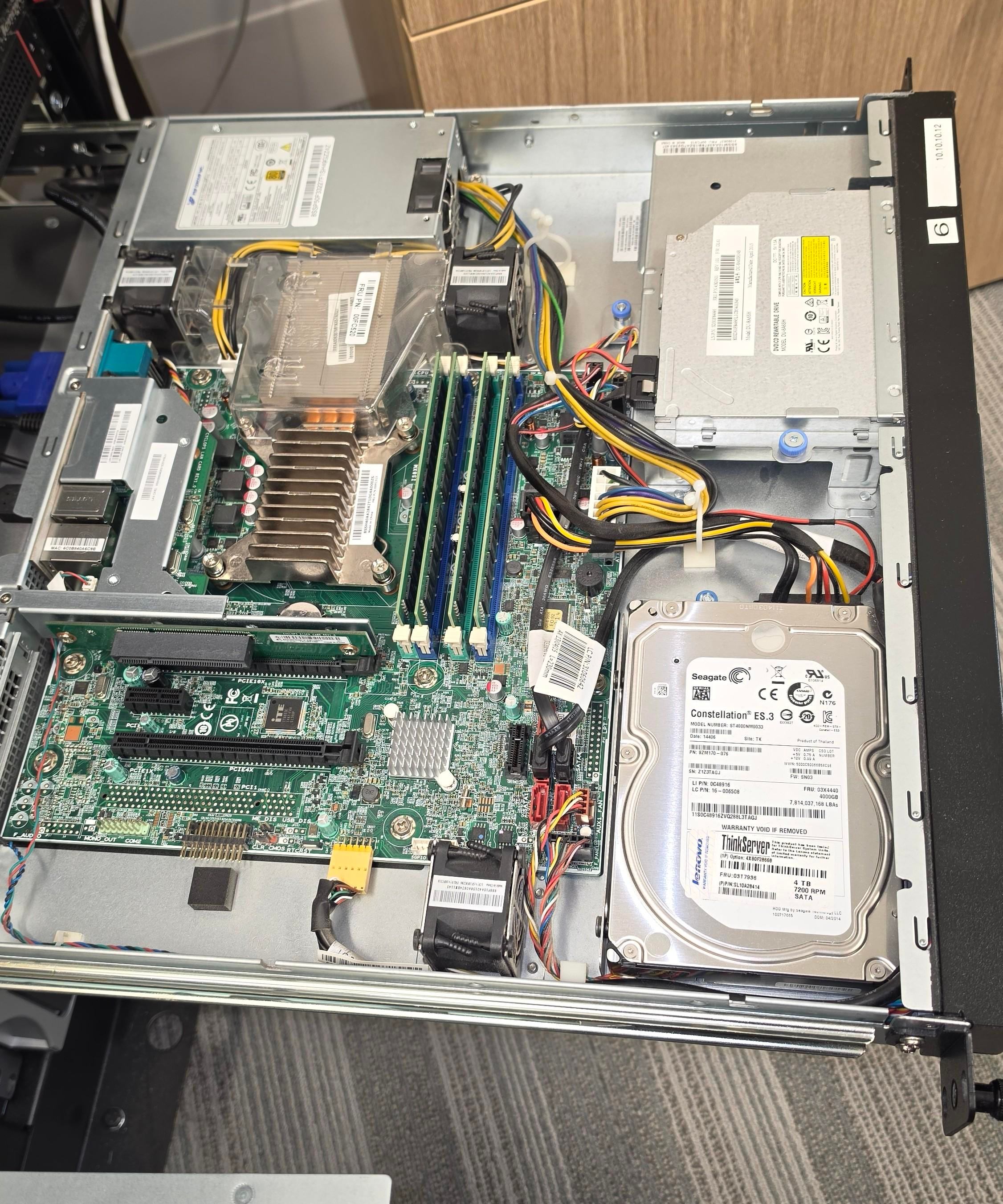 Lenovo RS140 Rack Server - photo 2