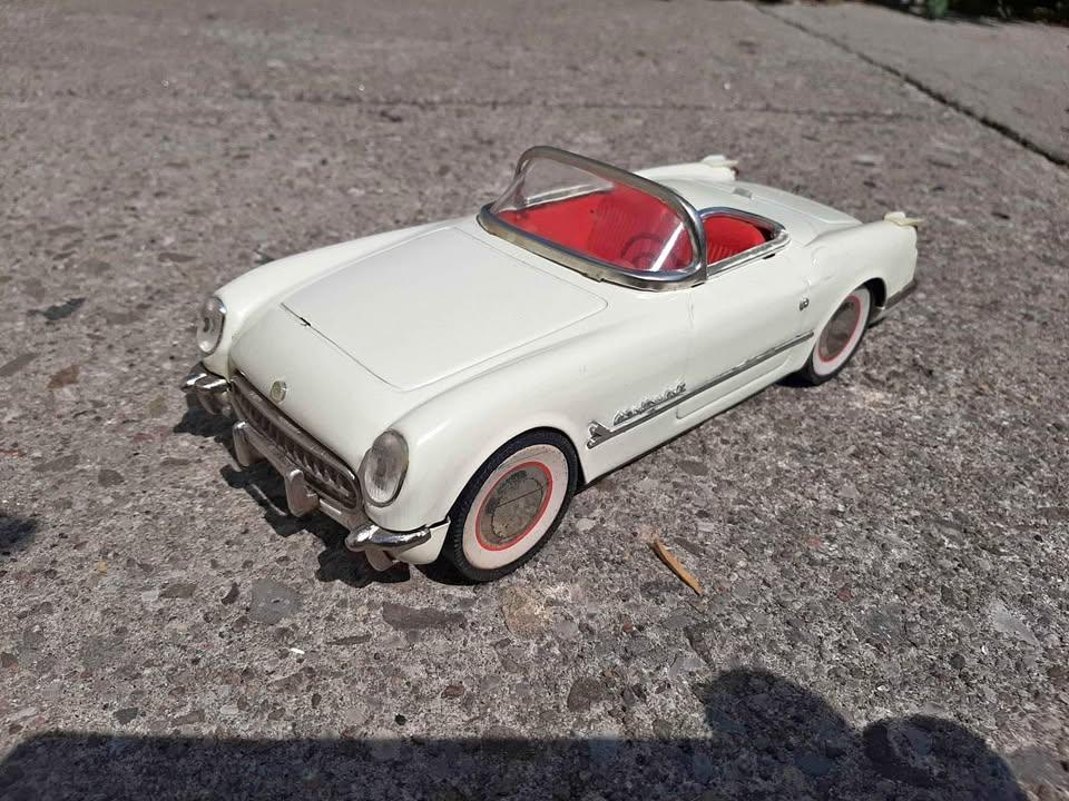 Vintage tin friction toy car Corvette Mf 317 mf317
