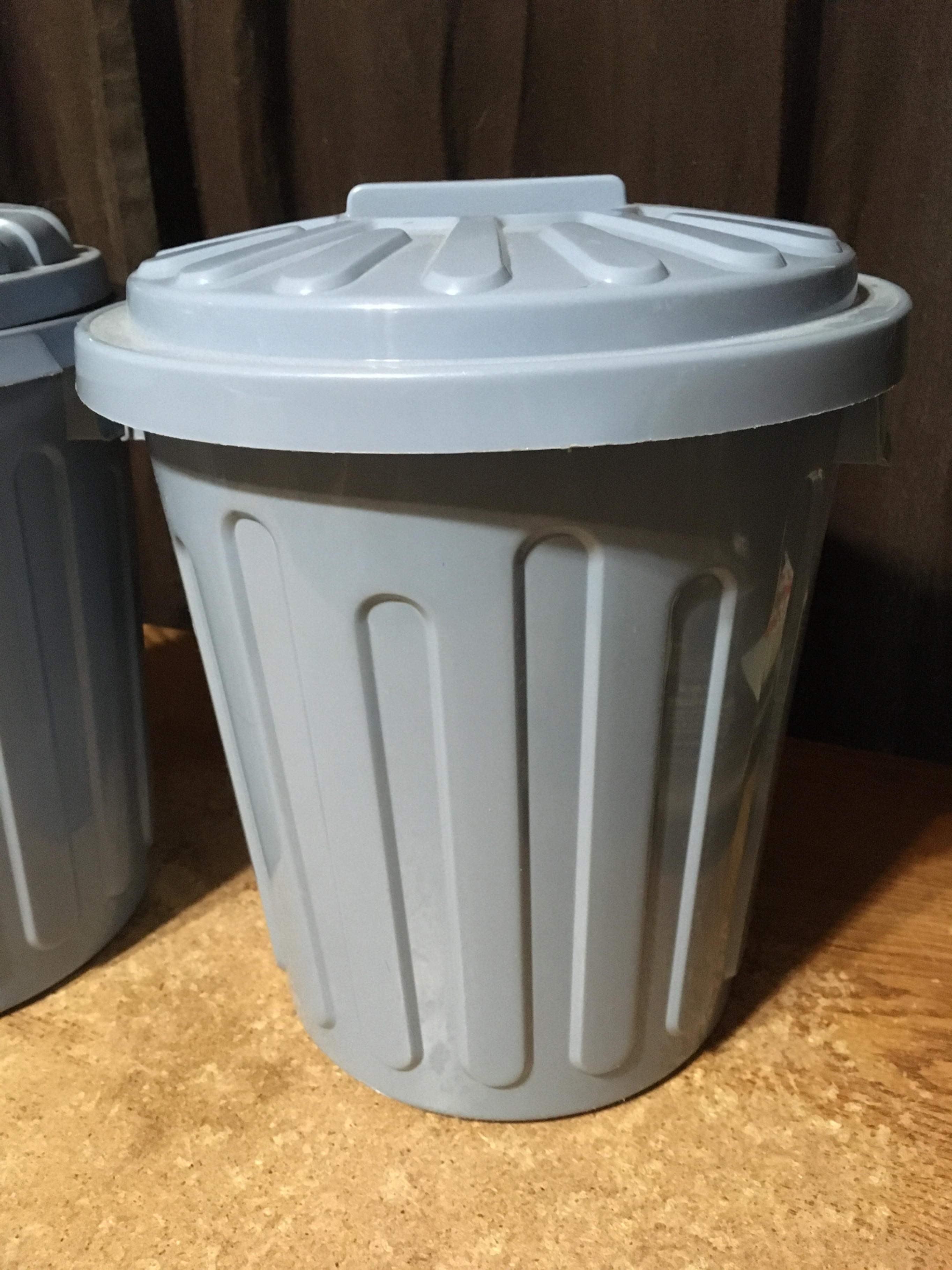 2X RETRO WASTE BASKET TRASH CAN LOCKING LID CLASSIC STYLE 61463 - photo 2