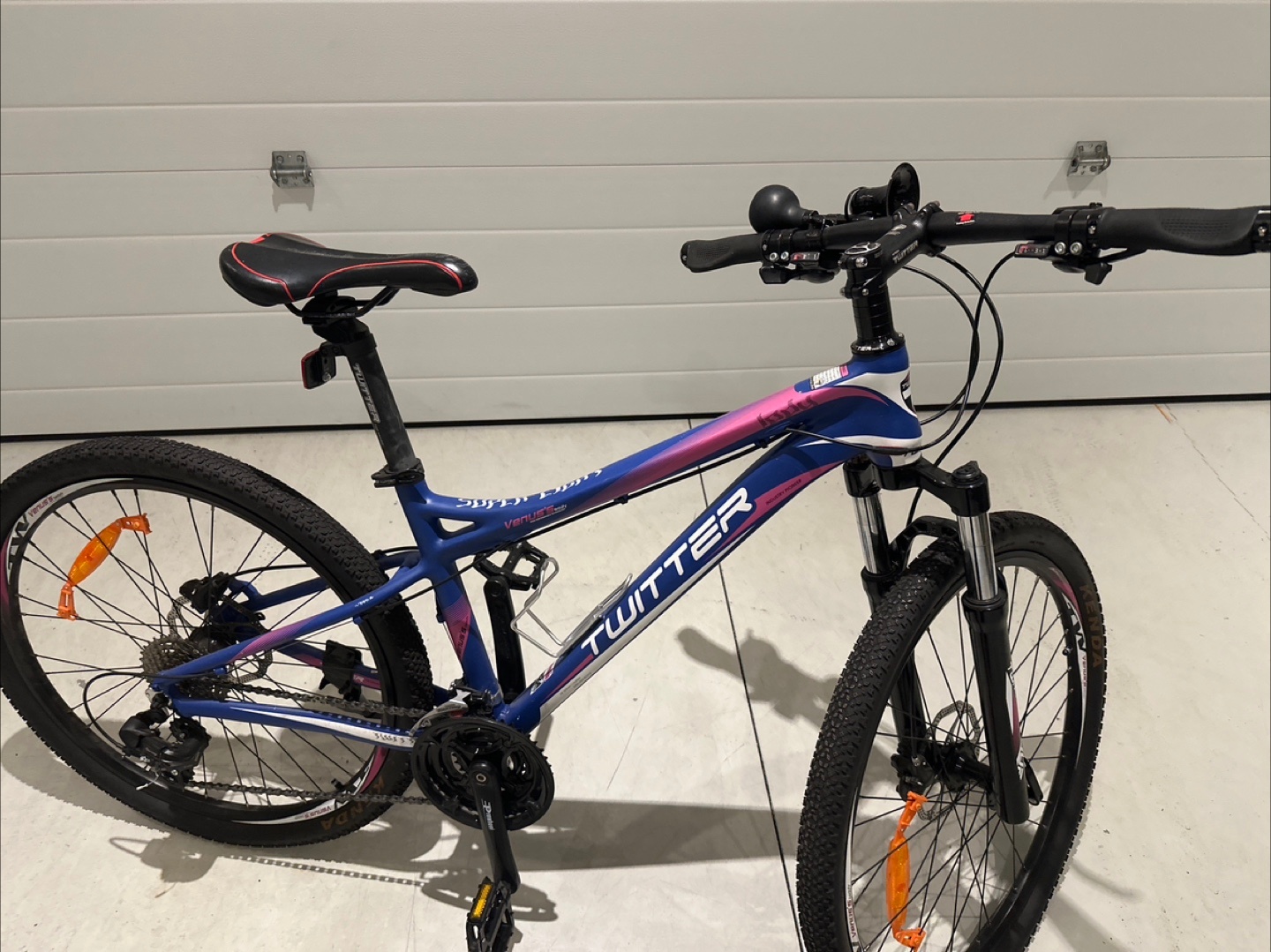 Customized Twitter Venus 26 inch Mountain Bike for women