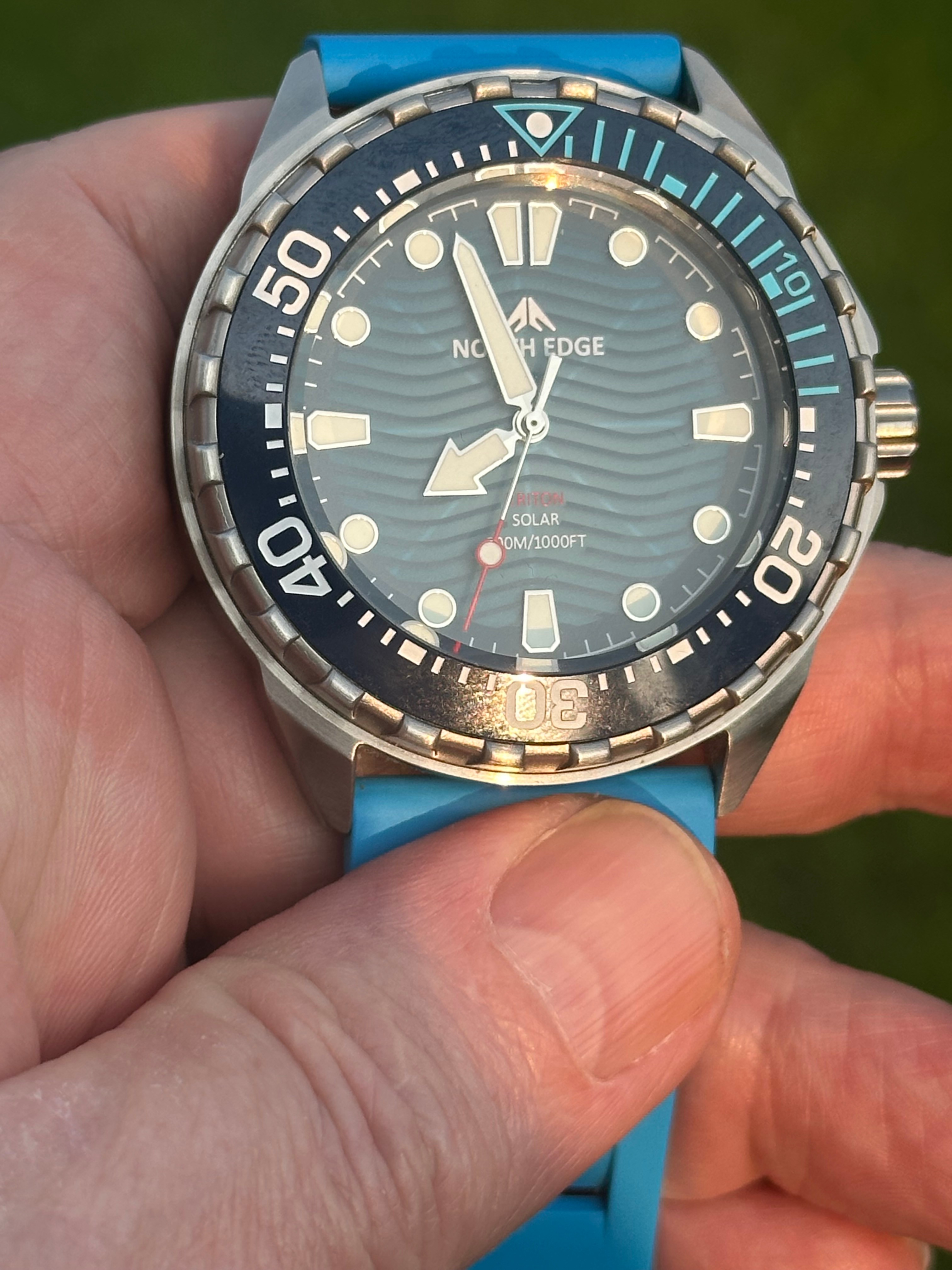 New North Edge diver rated for 300m - photo 4