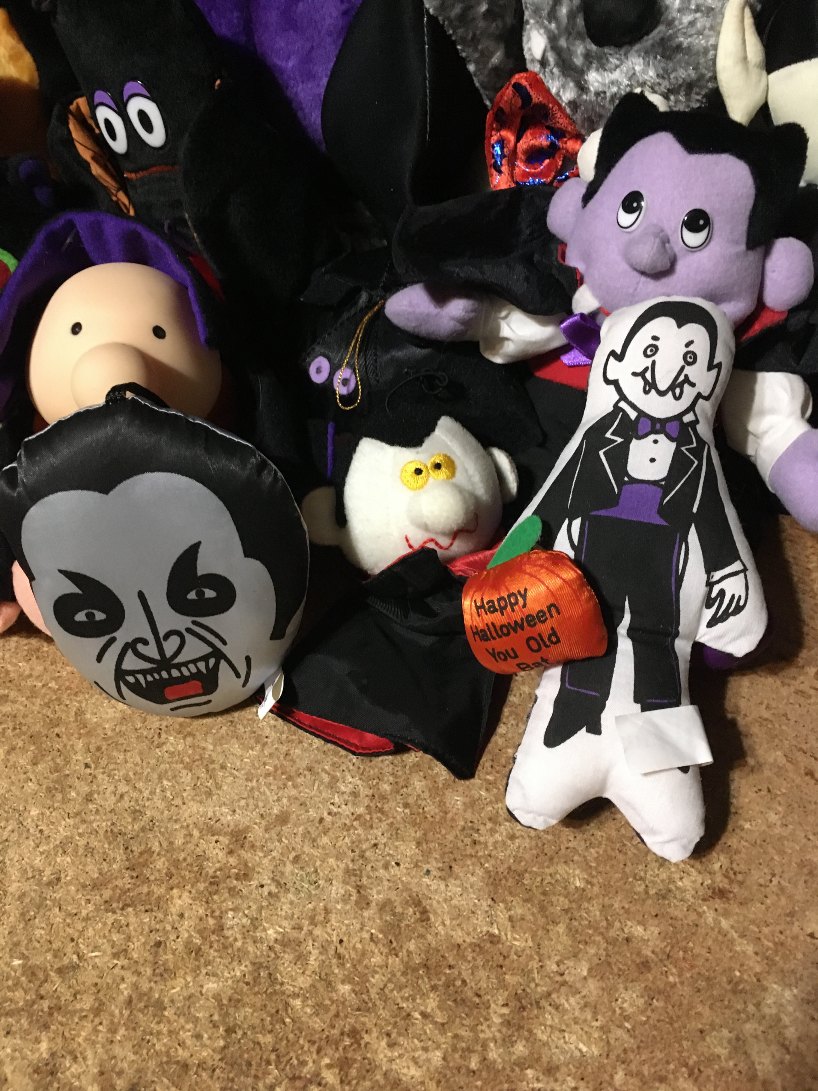 LOT OF 16 BATS DRACULA VAMPIRE BATS PLUSH BEANIE HALLMARK RUSS - photo 2