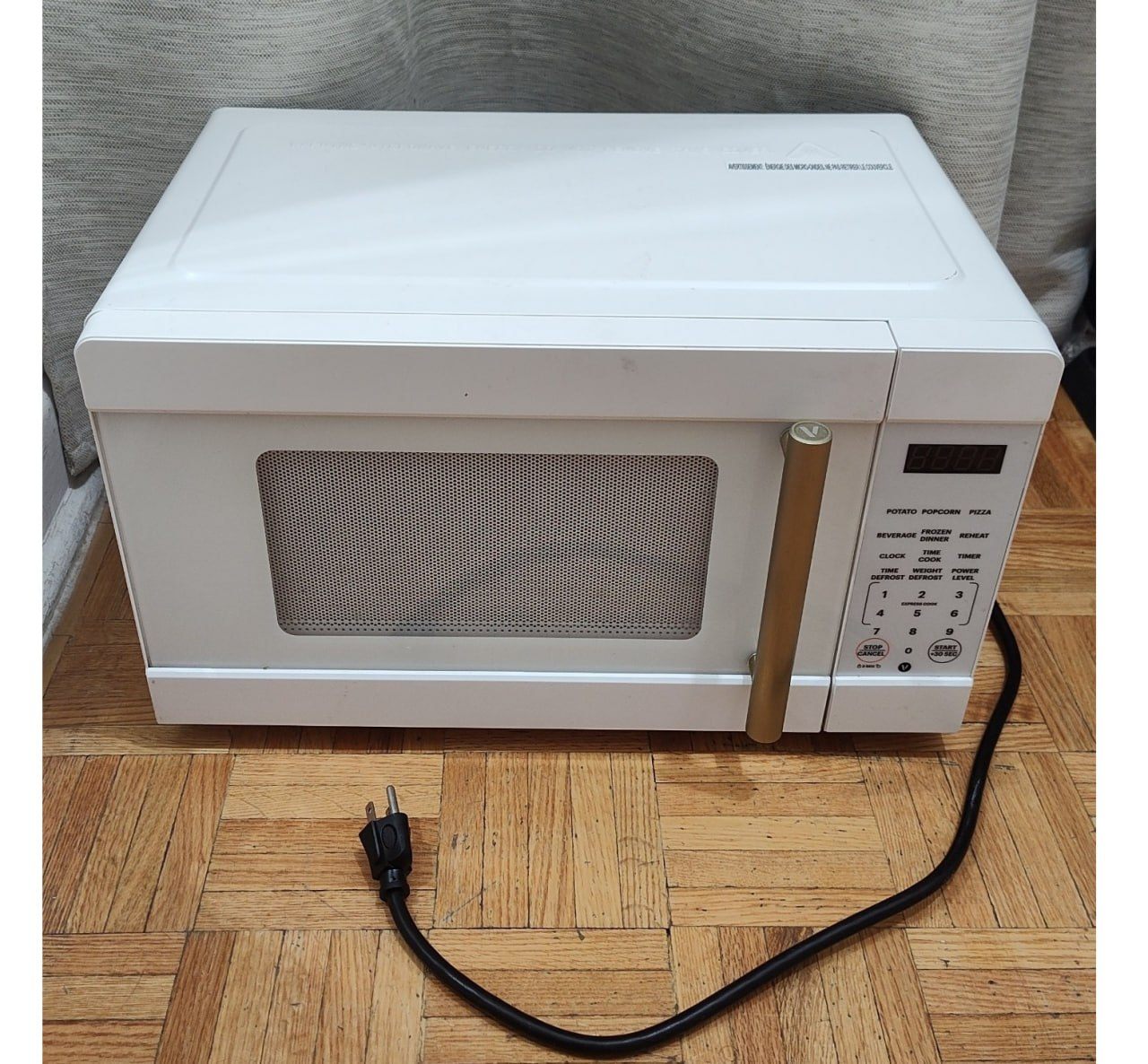 Vida by Paderno Microwave 0.9 Cu. Ft. - White & Gold