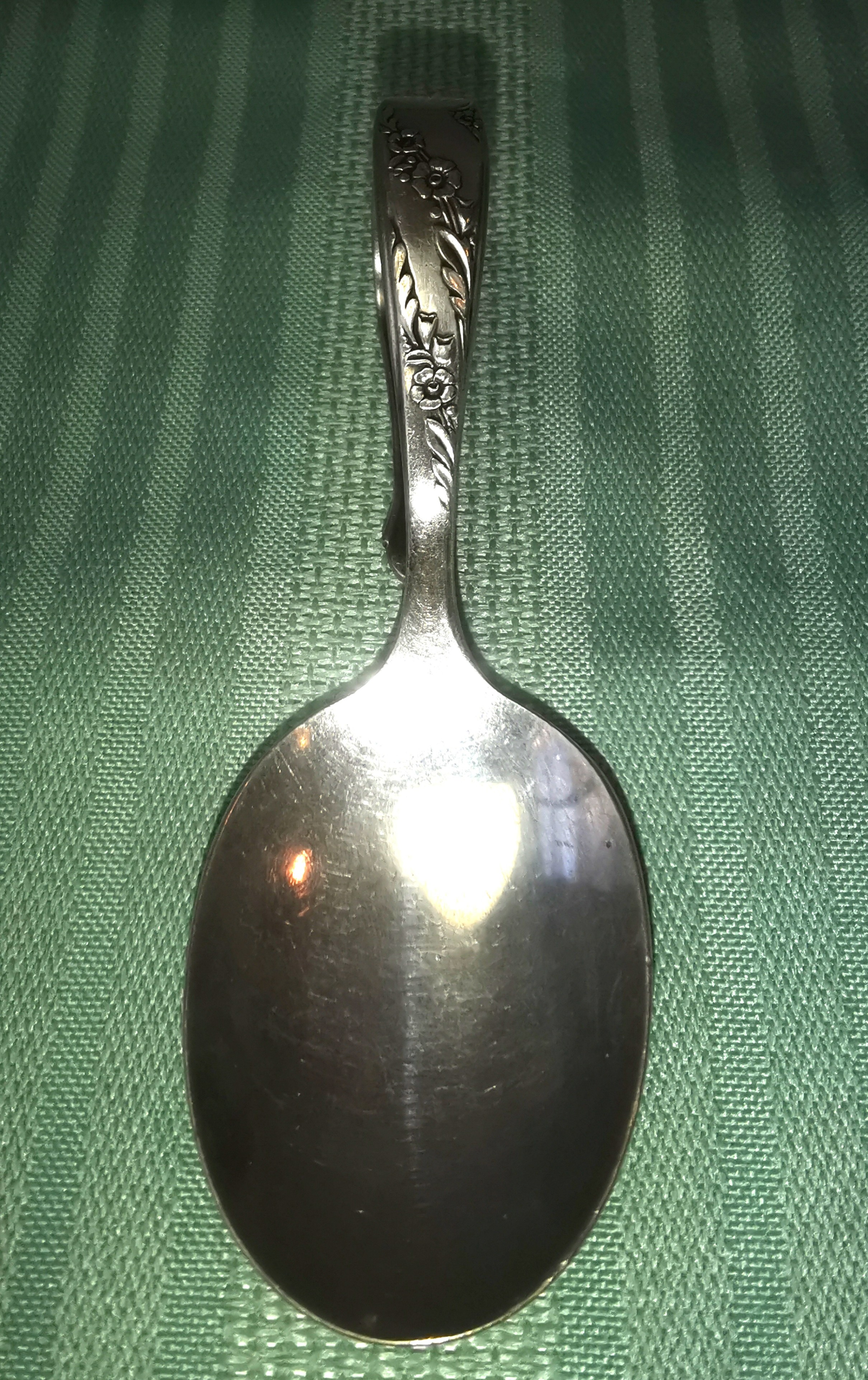 1929 Oneida Tudor Plate Silverplate Loop Handle Baby Spoon - photo 3