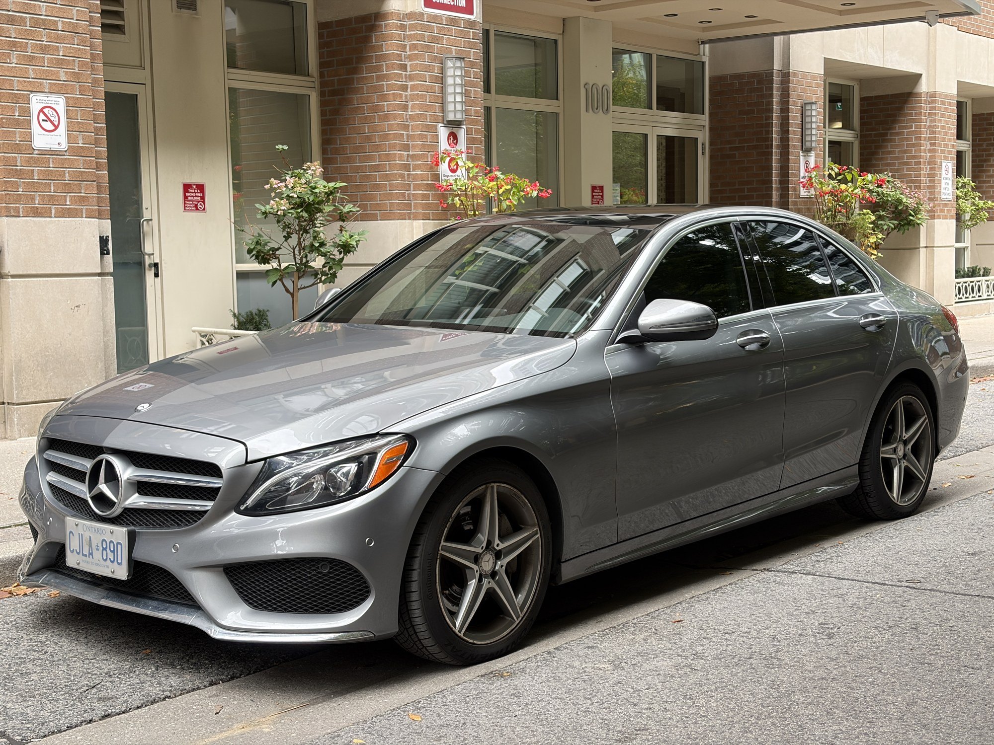 2016 Mercedes-Benz C300 4MATIC – 86,938 km, AMG Wheels - photo 2