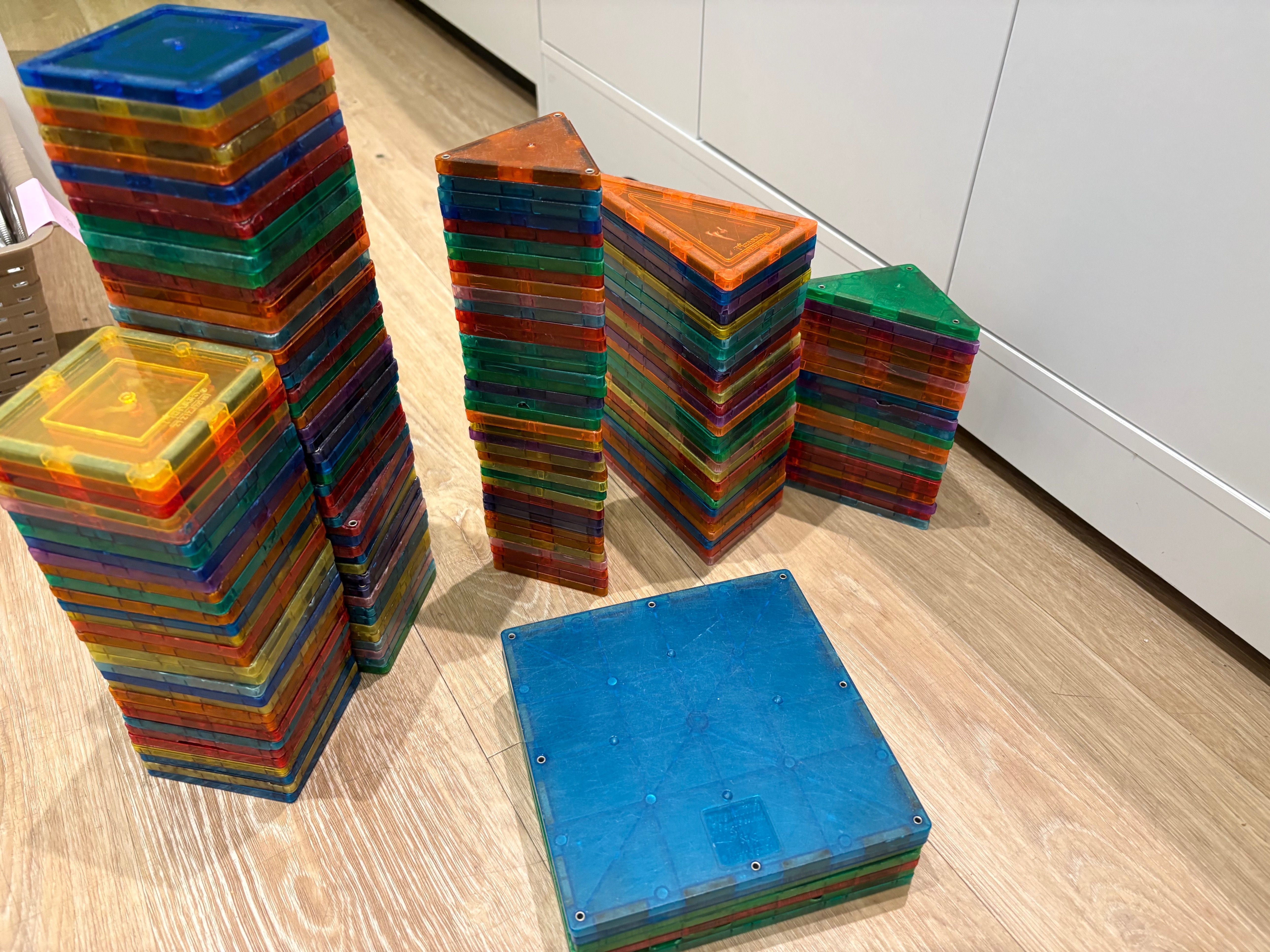 Magna-Tiles & PicassoTiles – Large Building Bundle! - photo 2