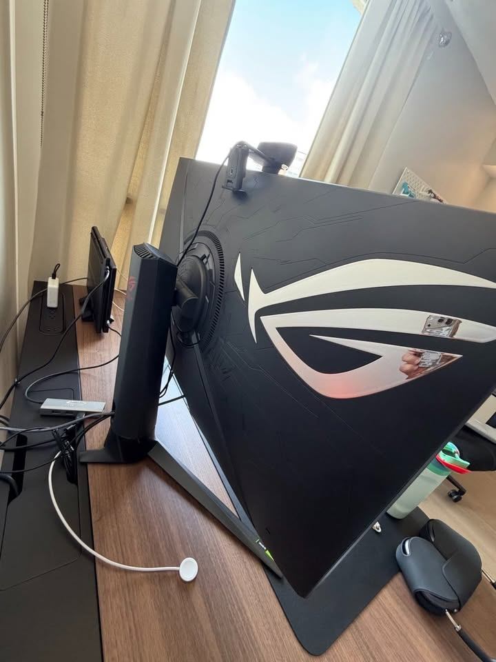 🔥 ASUS ROG Swift PG32UQR 32" 4K UHD 144Hz HDR Gaming Monitor - photo 2