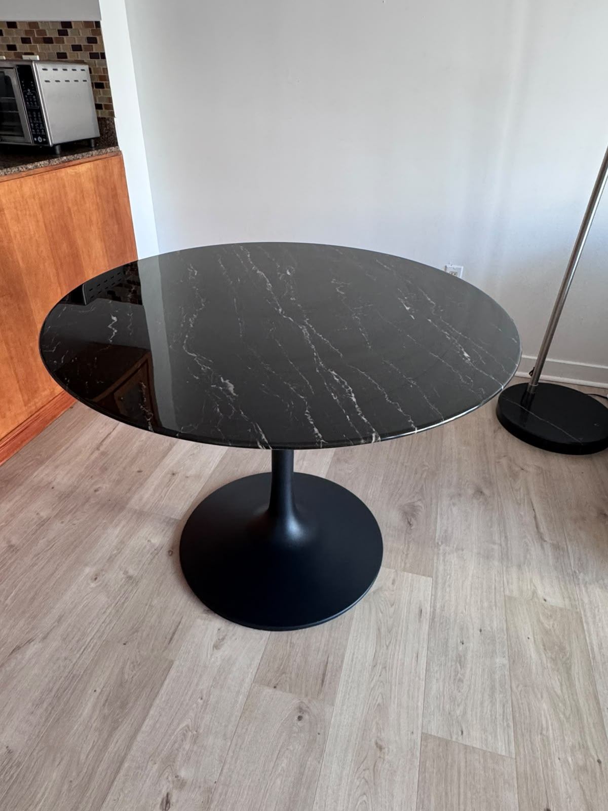 Black Round Saarinen Tulip Table, Matte Black Pedestal