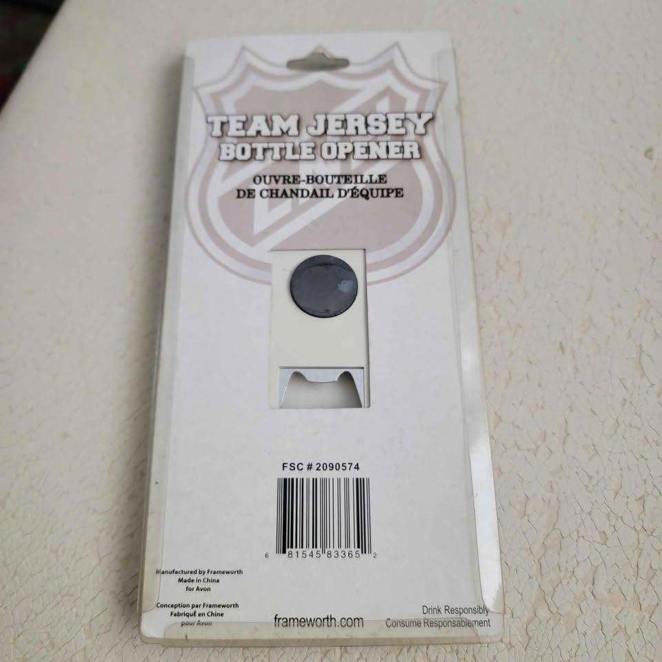 Vancouver Canucks Team Jersey Fridge Magnet Bottle Opener – - photo 4