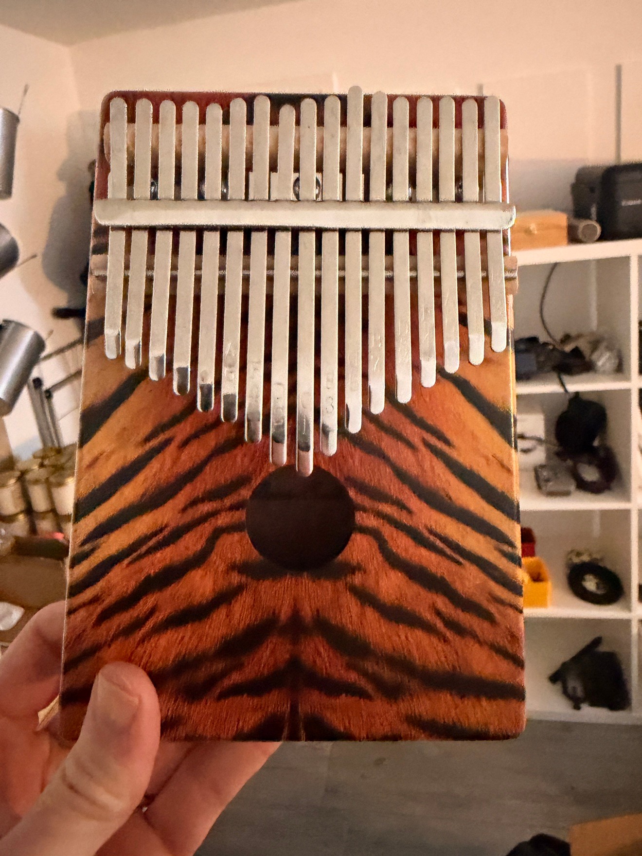 Beaver Creek 17-Key Kalimba — Tiger Finish, In Box - photo 4