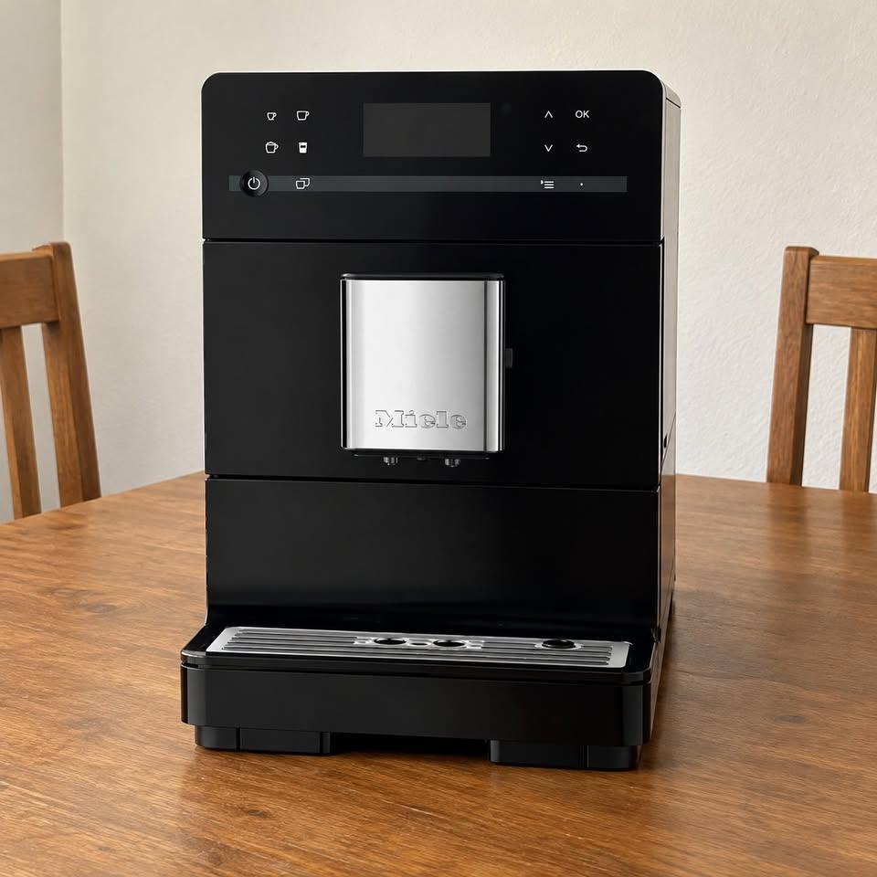 Miele CM 5310 Silence Coffee Machine | PRICED TO MOVE - photo 2