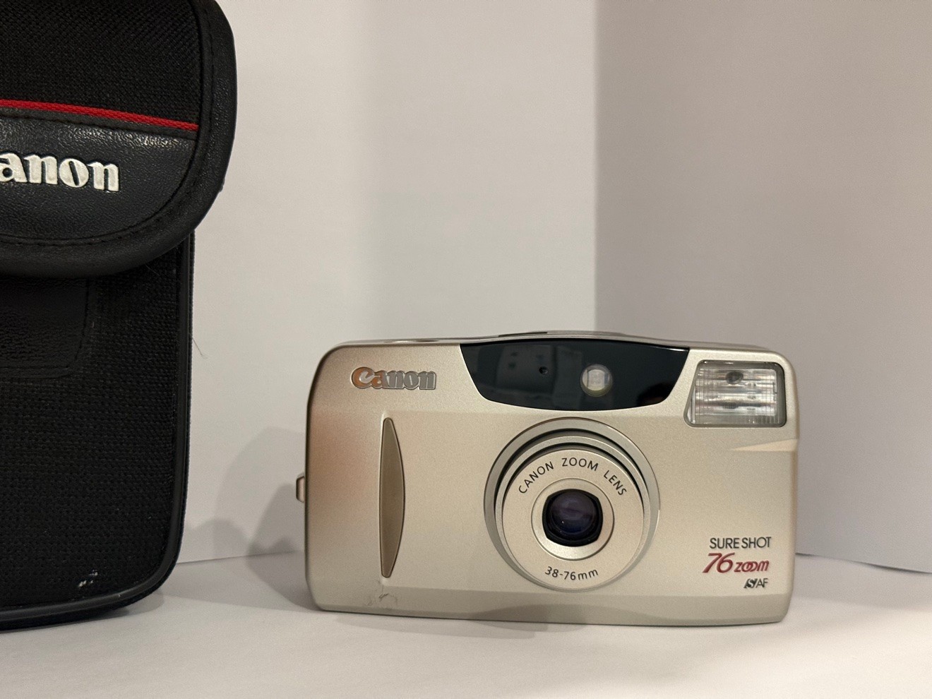 Canon Sure Shot 76 Zoom 35mm Film Camera – 38–76mm AF, Case Incl