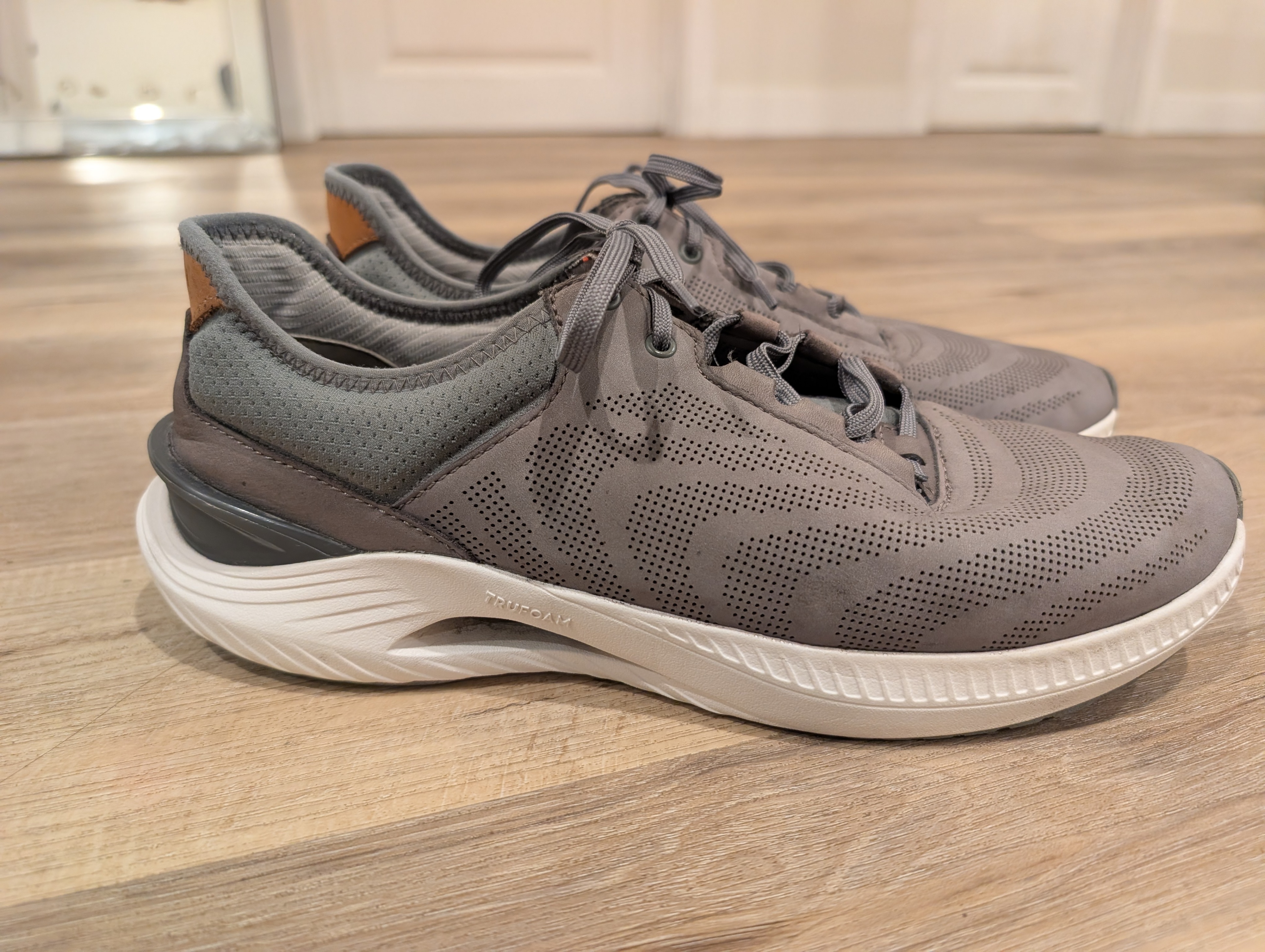 JOHNSTON & MURPHY RT1-LUXE Sneakers – Size 9.5 US Men's