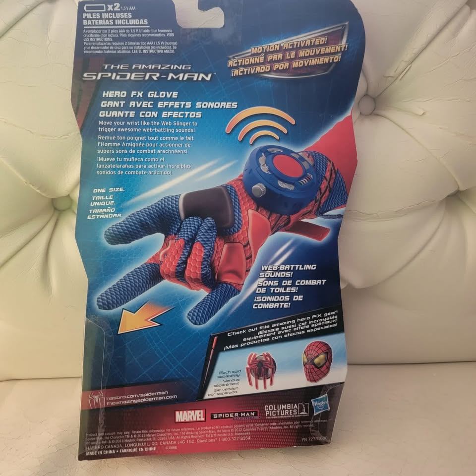 Vintage 2012 Amazing Spider-Man Hero FX Glove — New on Card - photo 3