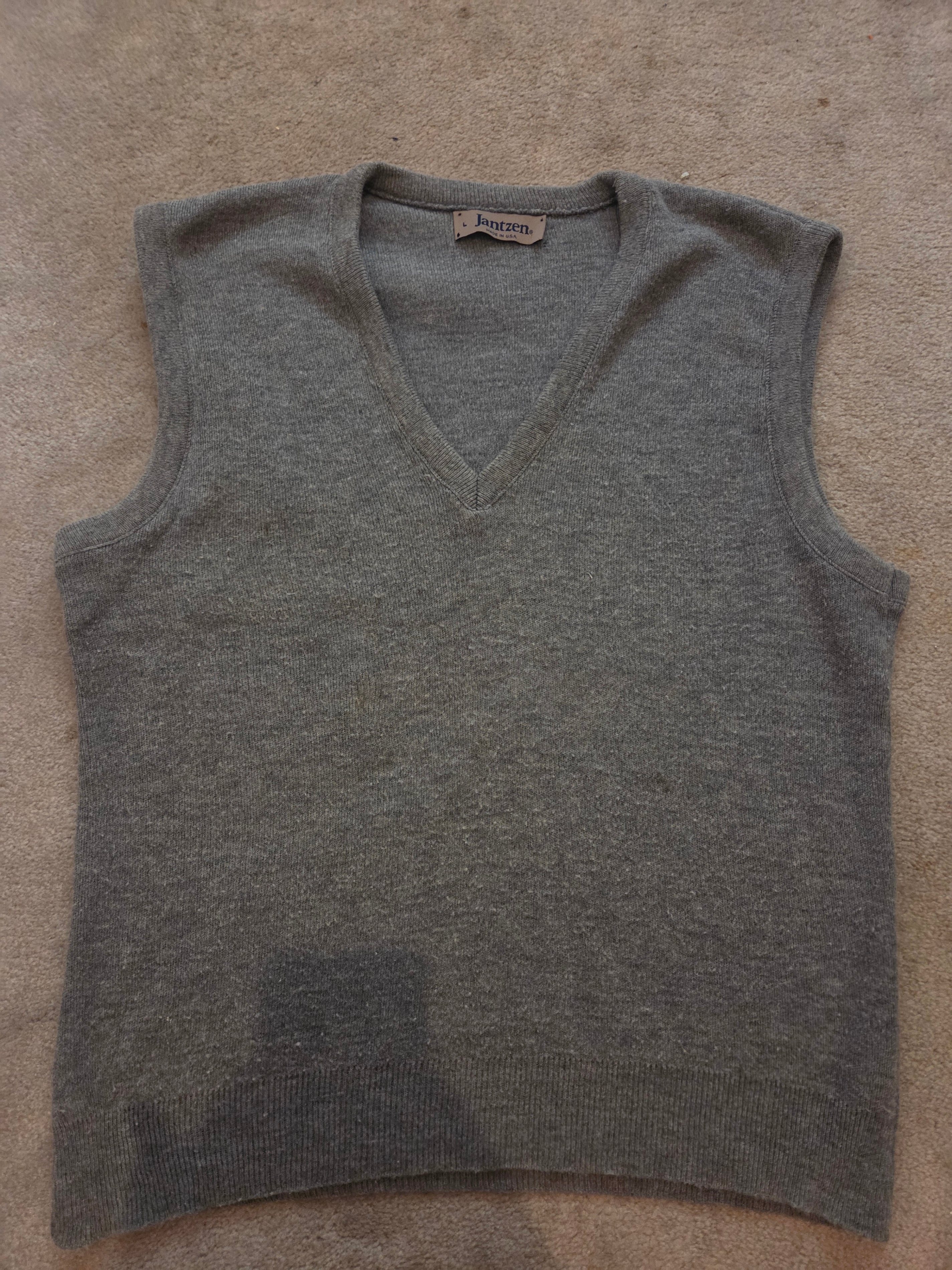 Vintage 90s Men's Jantzen Grey V-Neck Knit Sweater Vest, MI USA