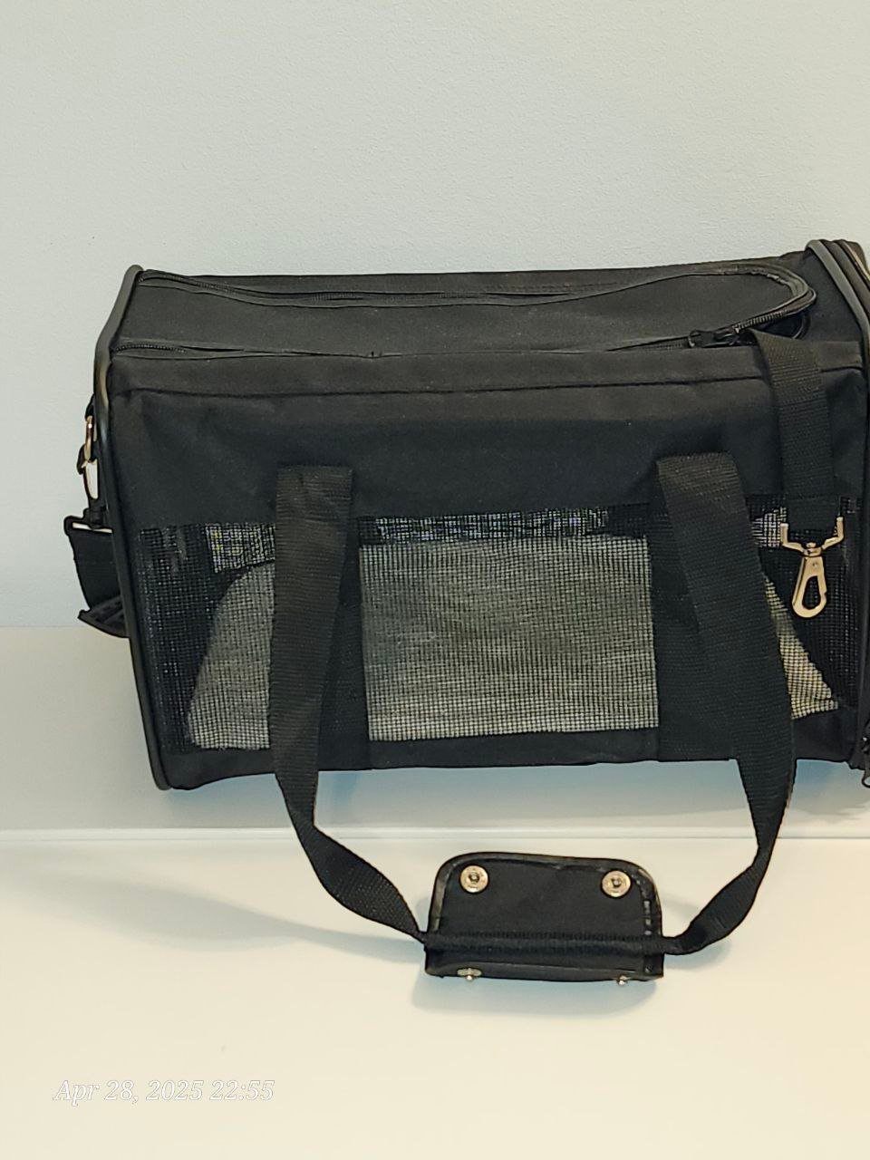 Soft Pet Carrier Bag – Black, Mesh Windows & Fleece Pad - photo 2