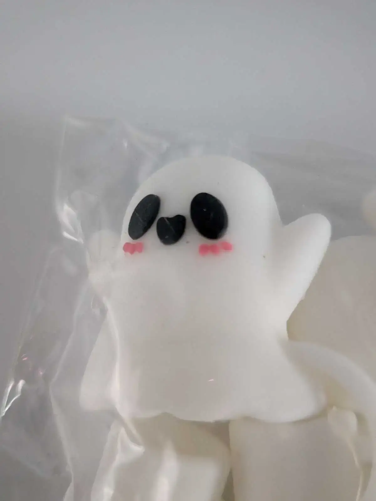 Set of 8 Ghost Halloween Silicone Straw Toppers - photo 5