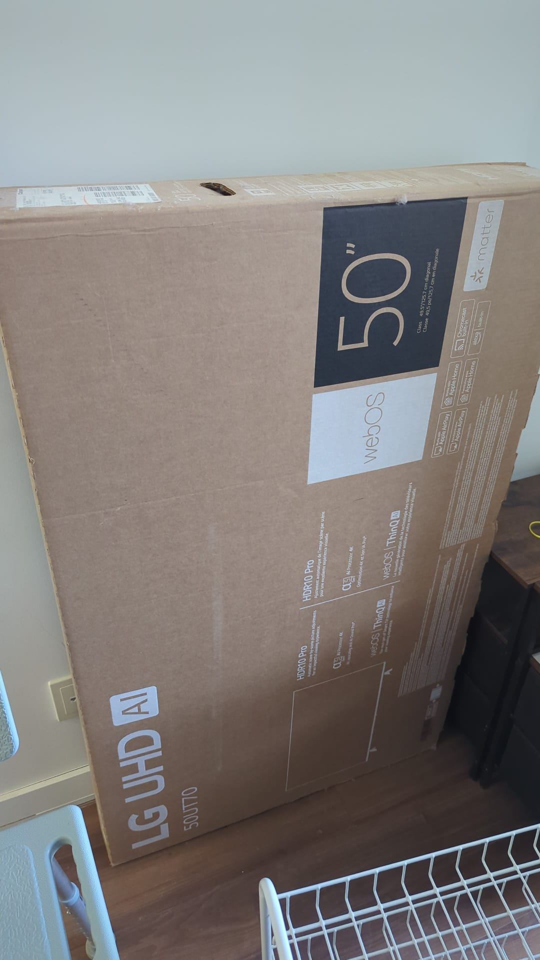 Selling an LG 50UT70 television - photo 2