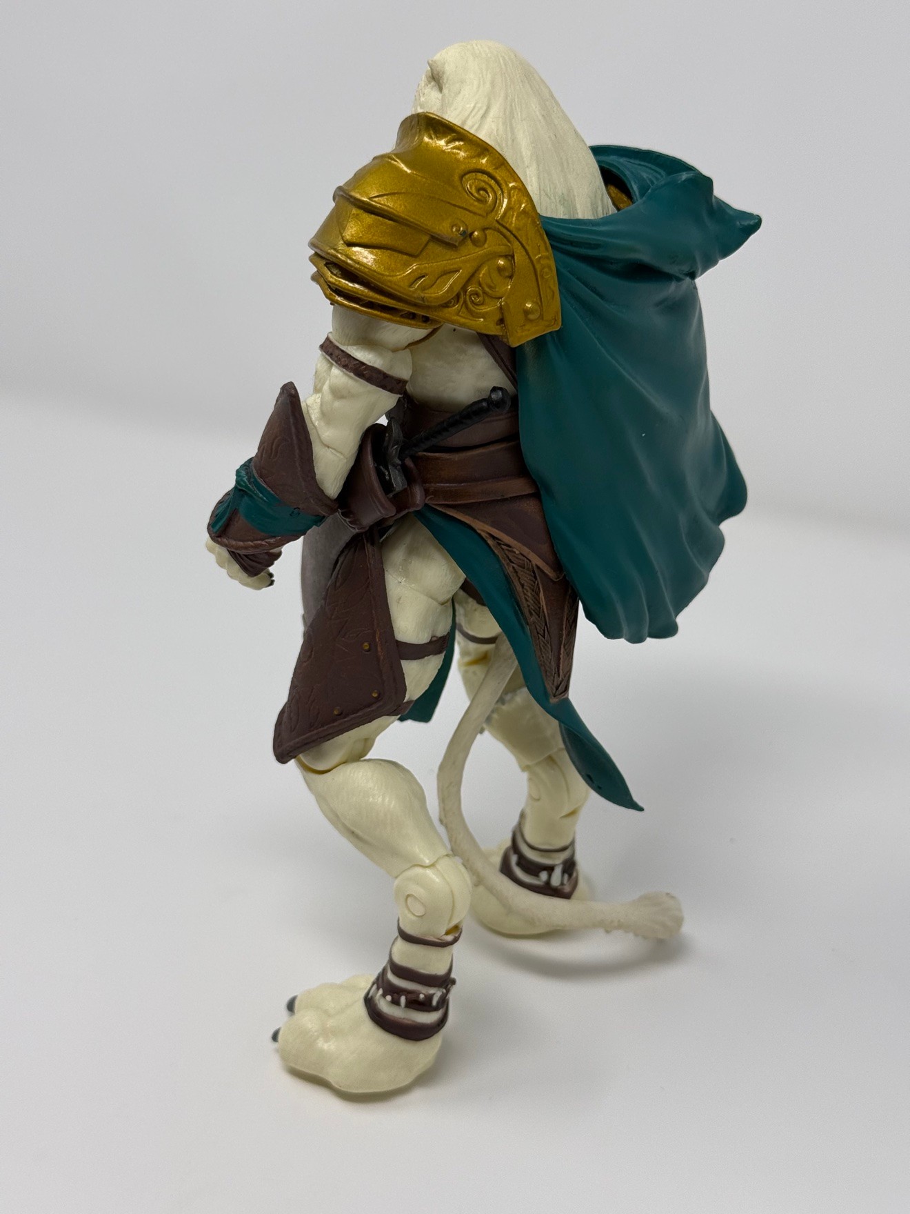 Funko MTG Ajani Goldmane Legacy Figure - photo 3