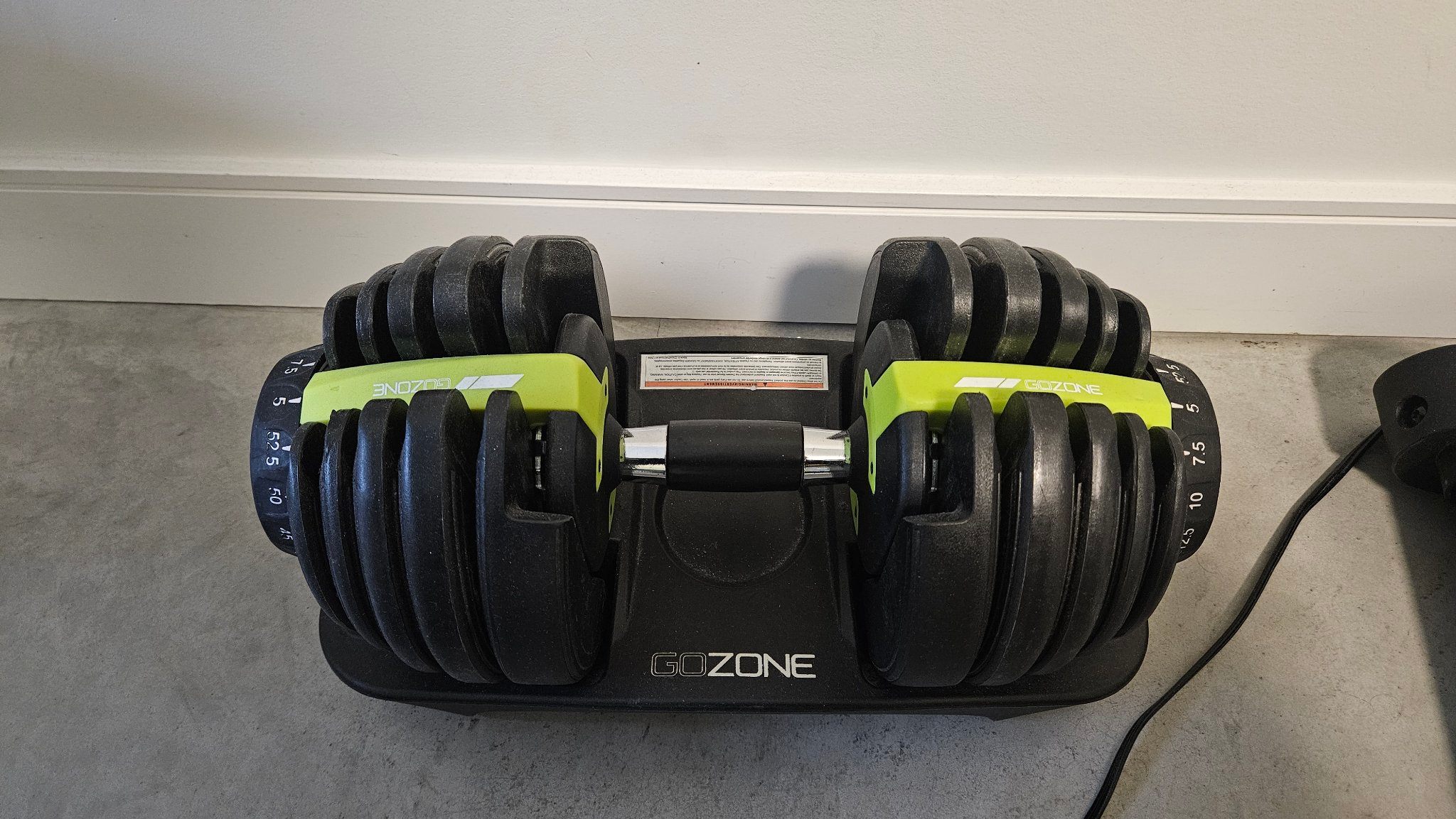 GoZone Adjustable Dumbbell - 5 to 52.5 lb