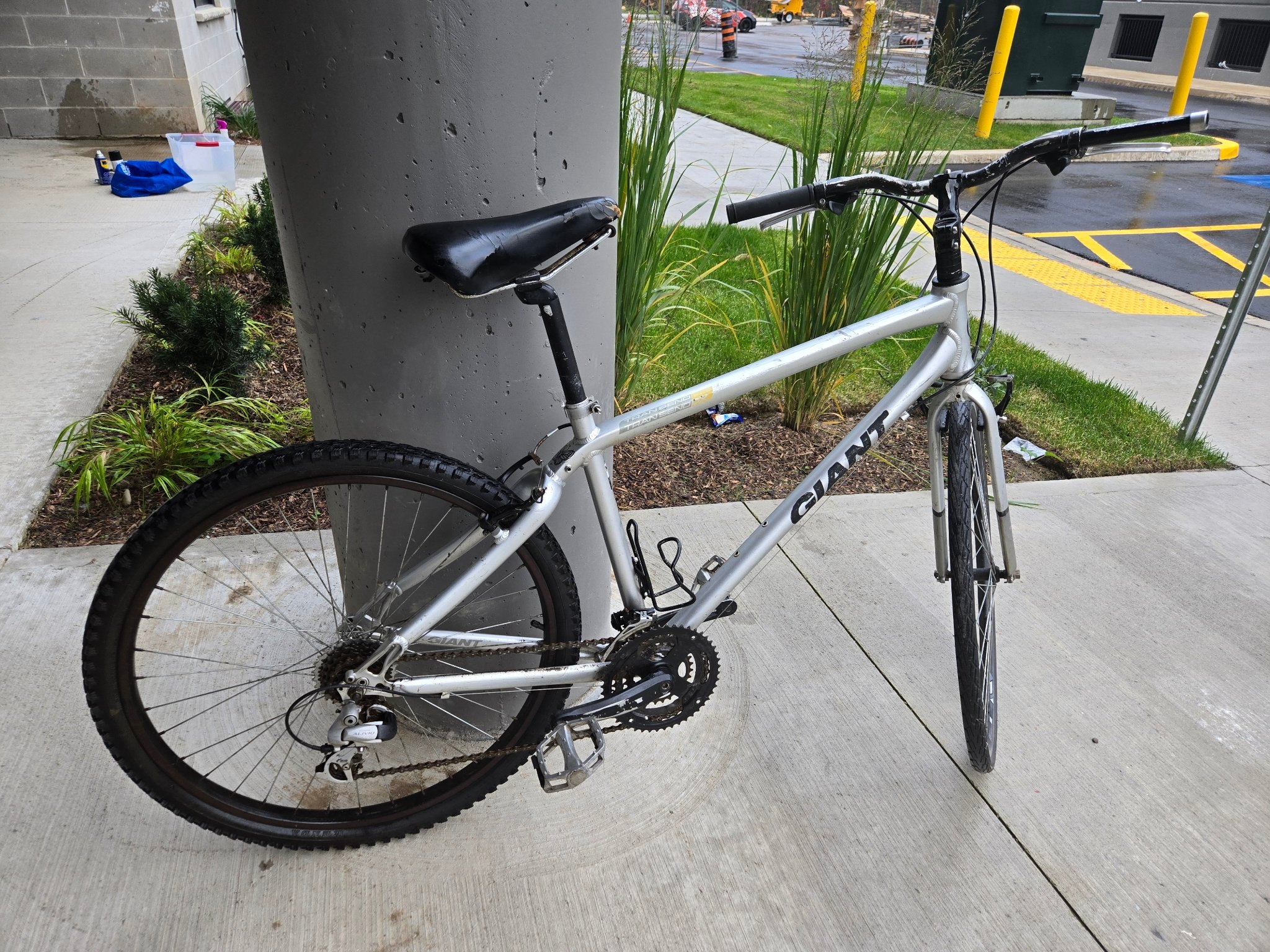 Giant Tran Send Hybrid Bike — Shifts Perfectly, AS-IS