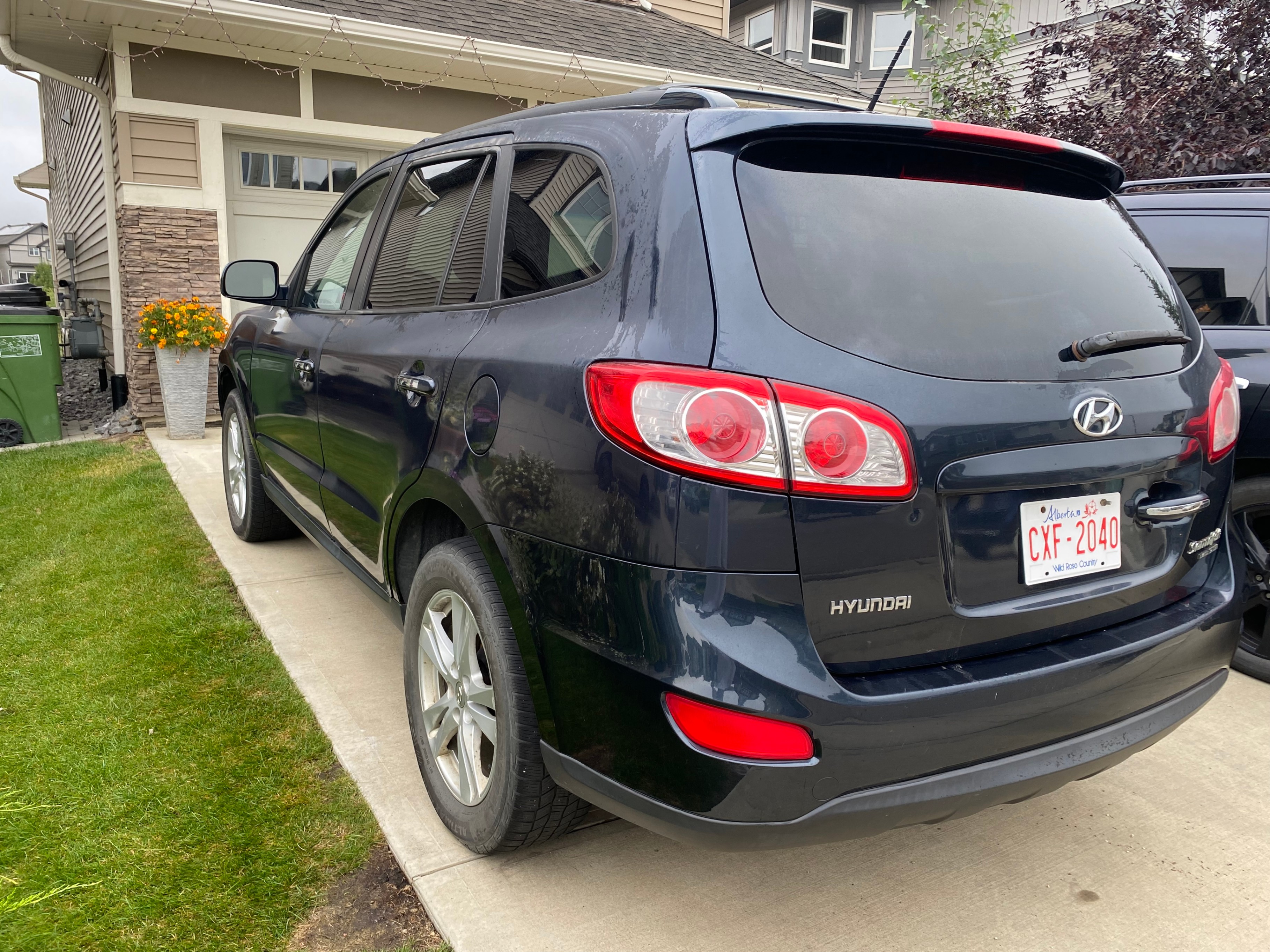 2010 Hyundai Santa Fe Sport – Active Status – AWD – 239K – $4950