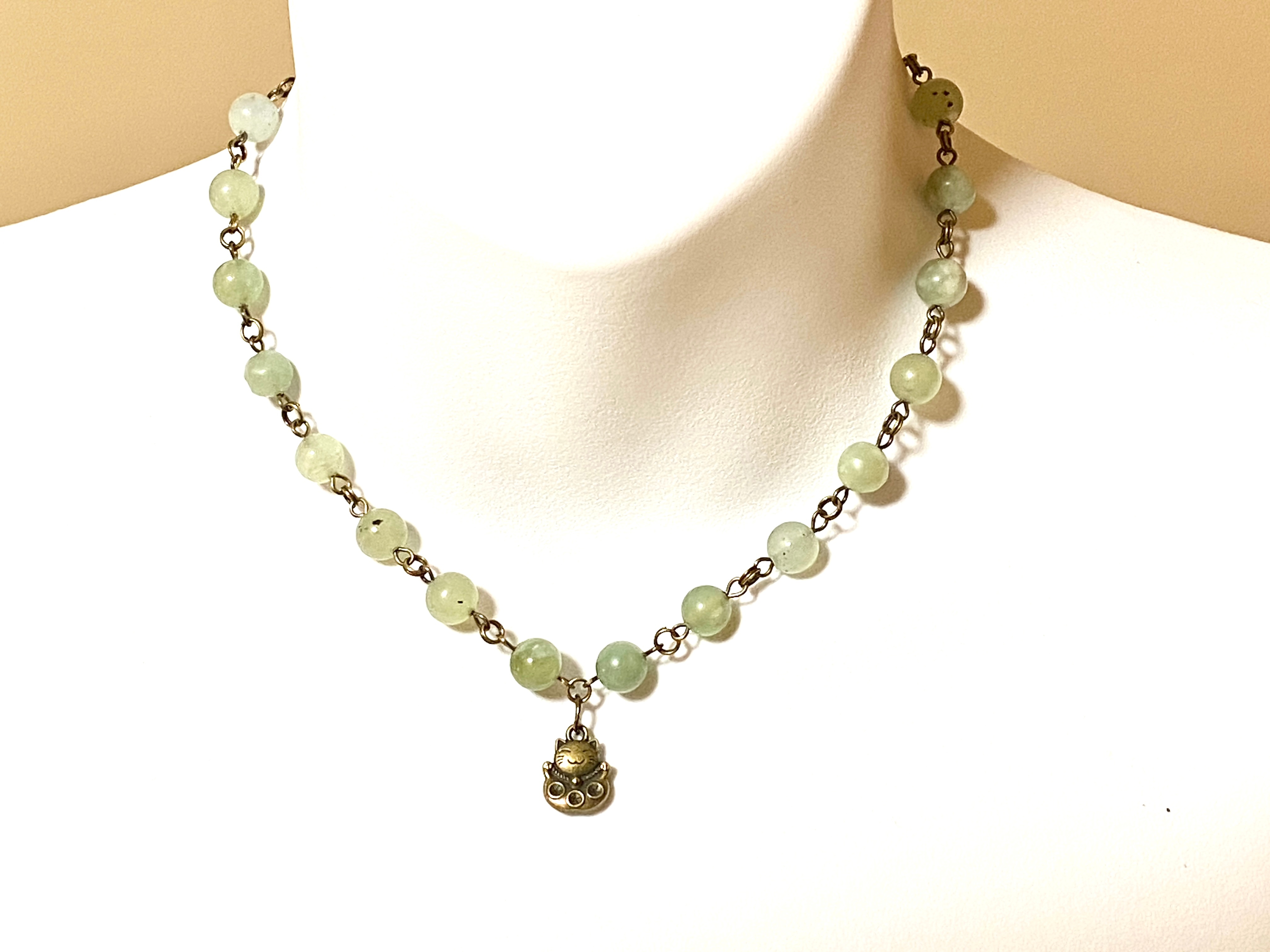 Mint Green Serpentine Short Necklace, Bronze Fortune Cat Pendant - photo 2