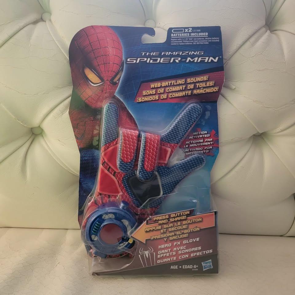 Vintage 2012 Amazing Spider-Man Hero FX Glove — New on Card