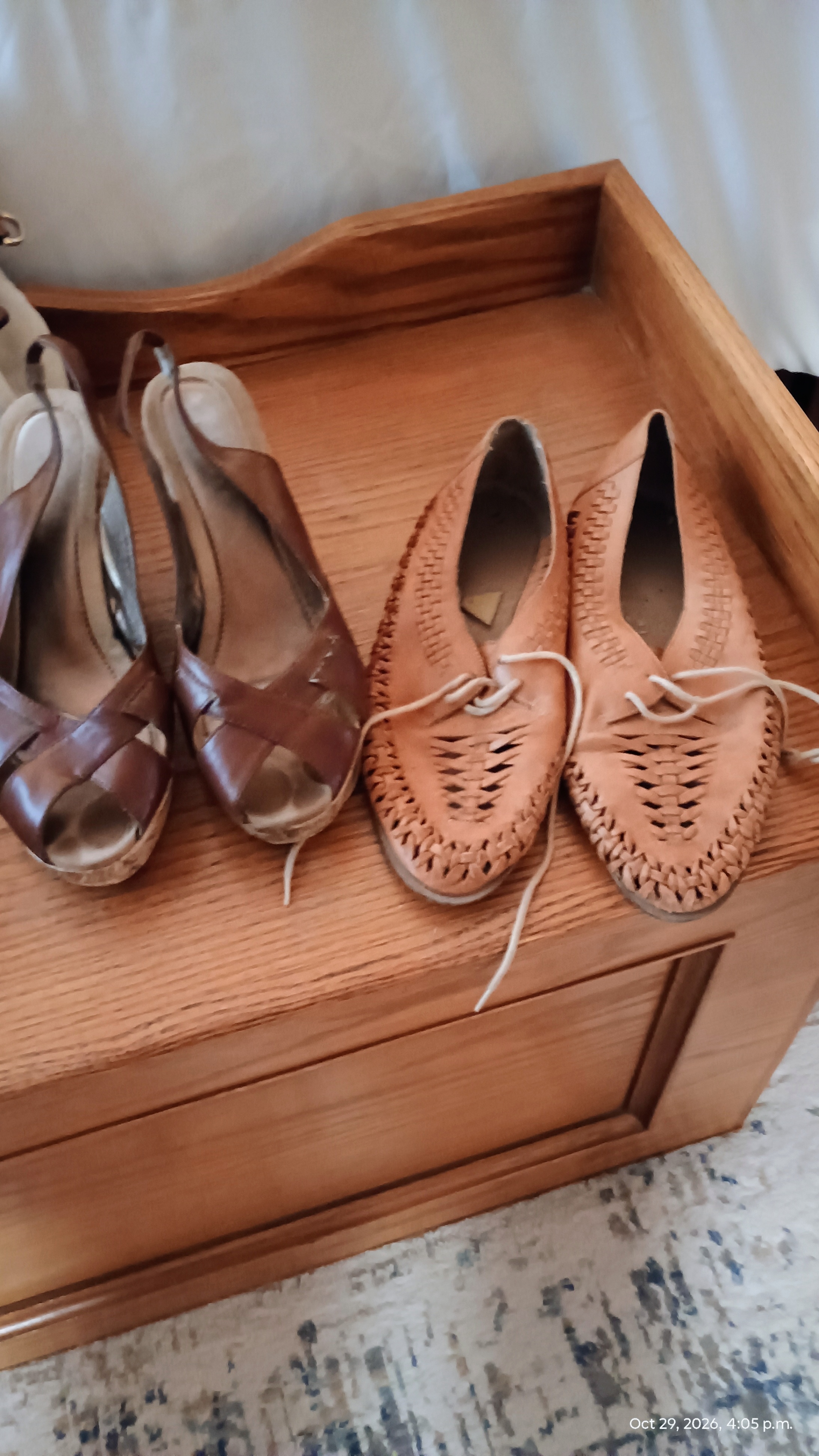 WOMENS’ SHOES AND HANDBAG - photo 4