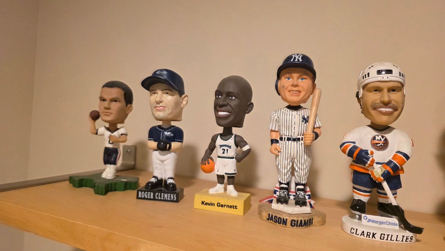 11 Vintage Sports Bobbleheads - Yankees, Islanders, NFL, NBA - photo 3