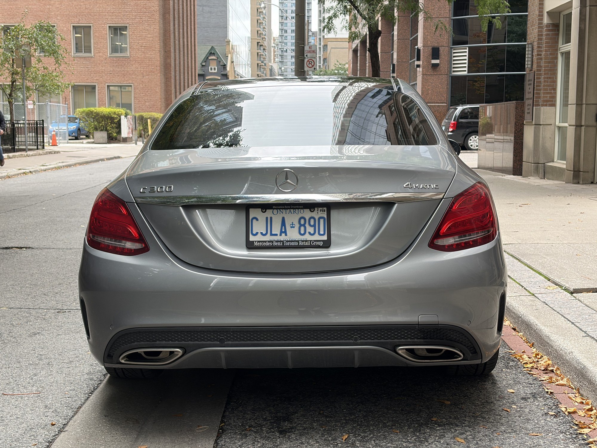 2016 Mercedes-Benz C300 4MATIC – 86,938 km, AMG Wheels - photo 5