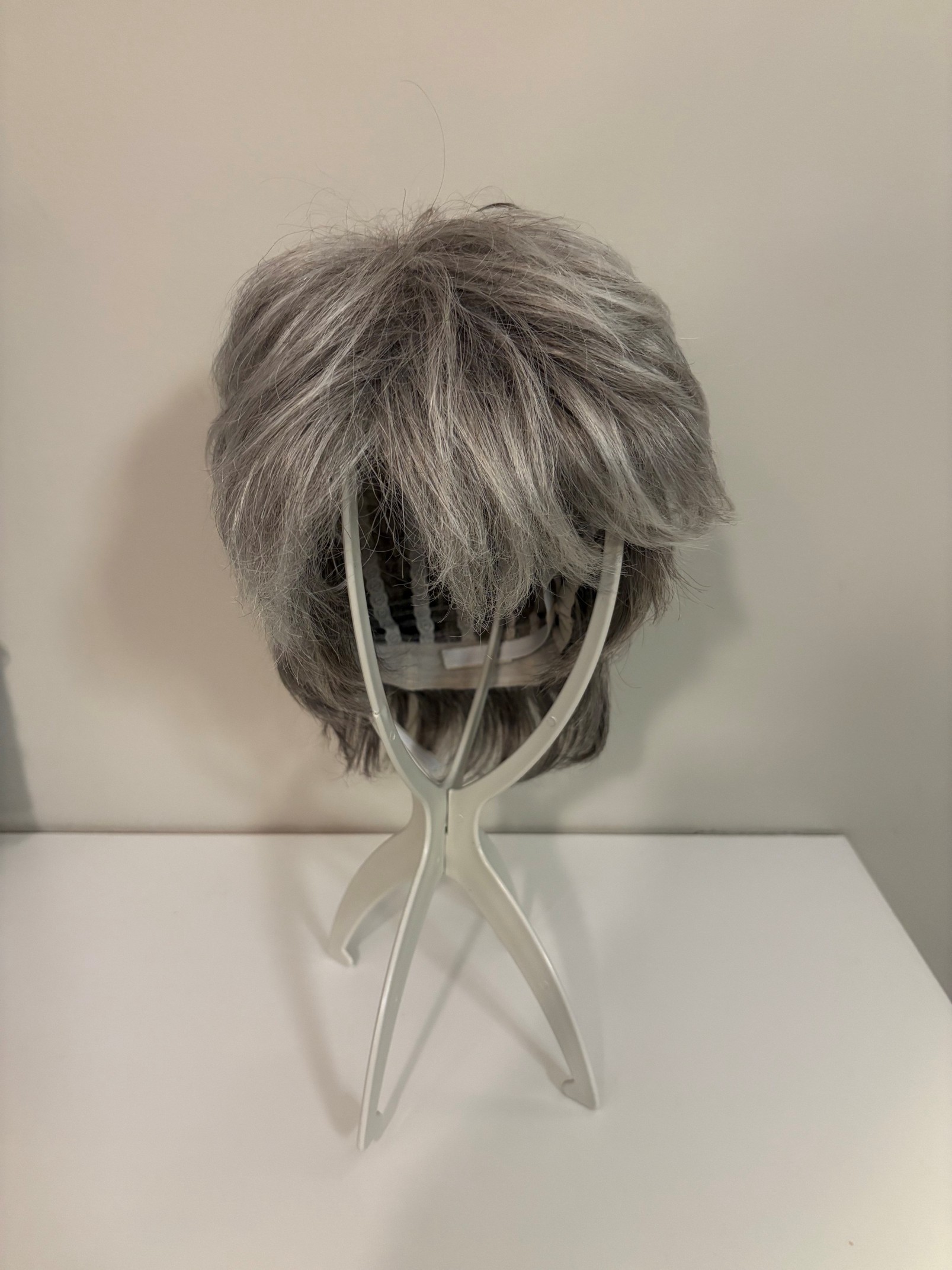 LADIES GRAY/SILVER WIG