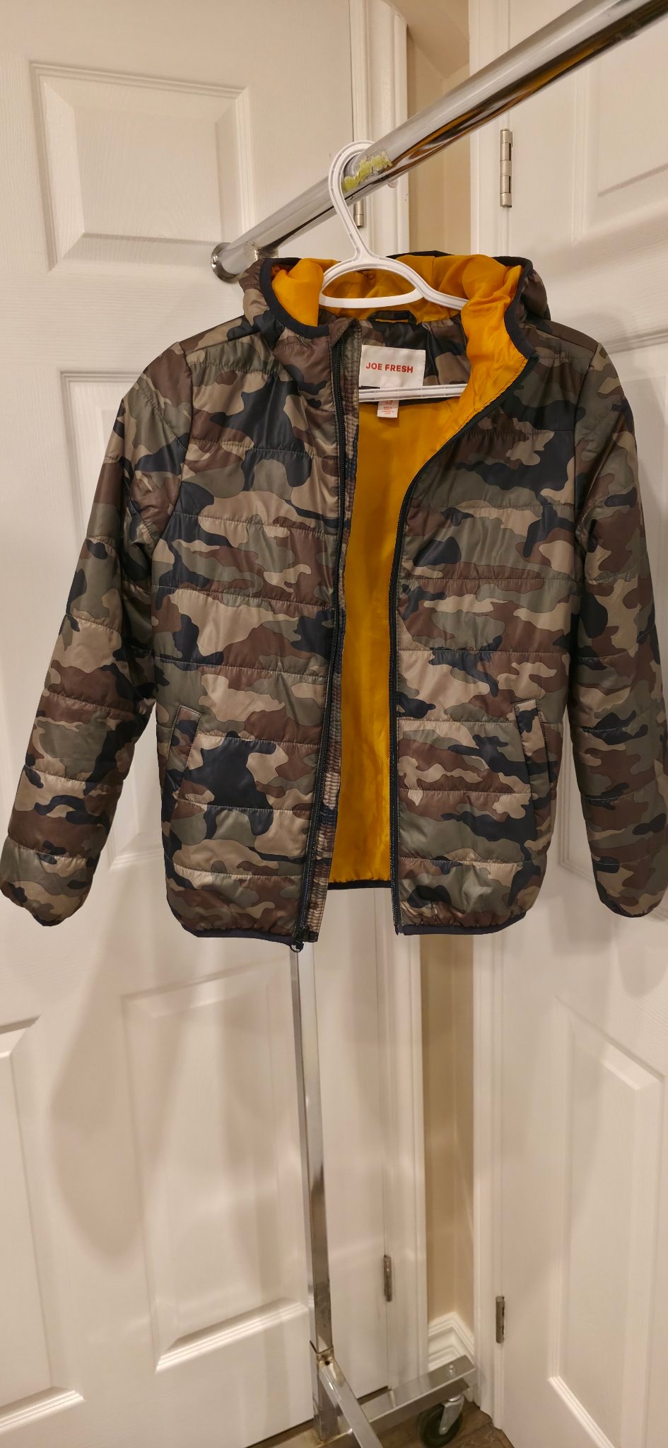 Kids Joe Fresh camo puffer size L (10-12), yellow lining