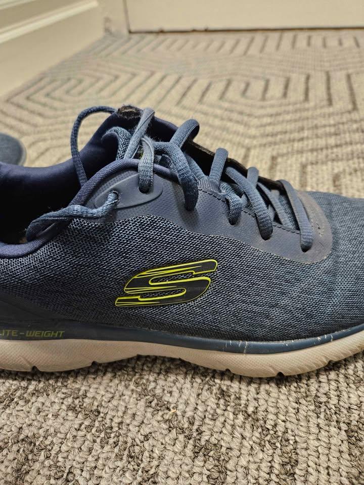 Skechers Lightweight Navy Sneakers – Size US 10 / EUR 43 - photo 3