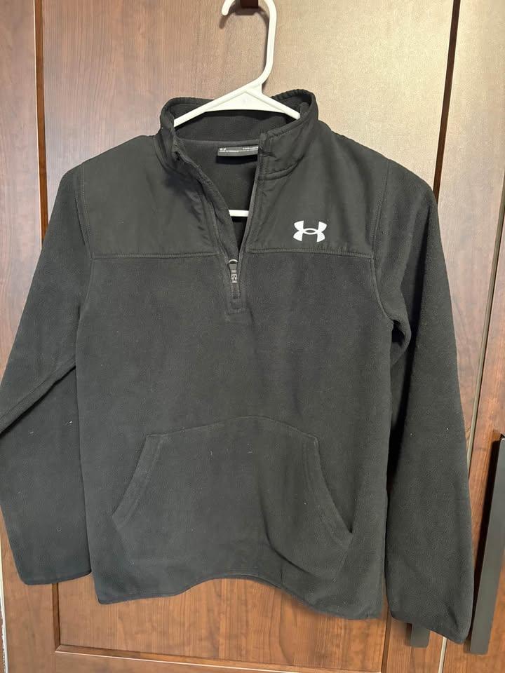 Under Armour Sweatshirt Youth Medium M Boys 10-12 yrs USED
